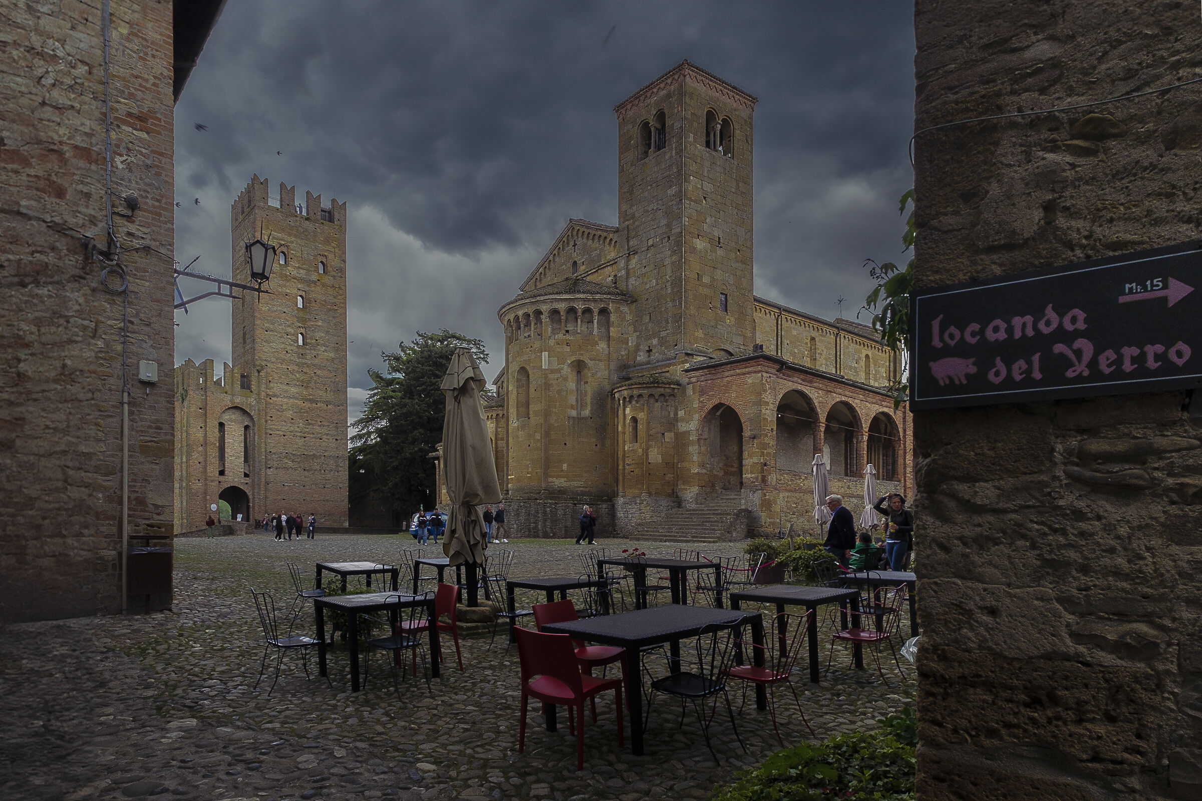 Flee, flee the square!