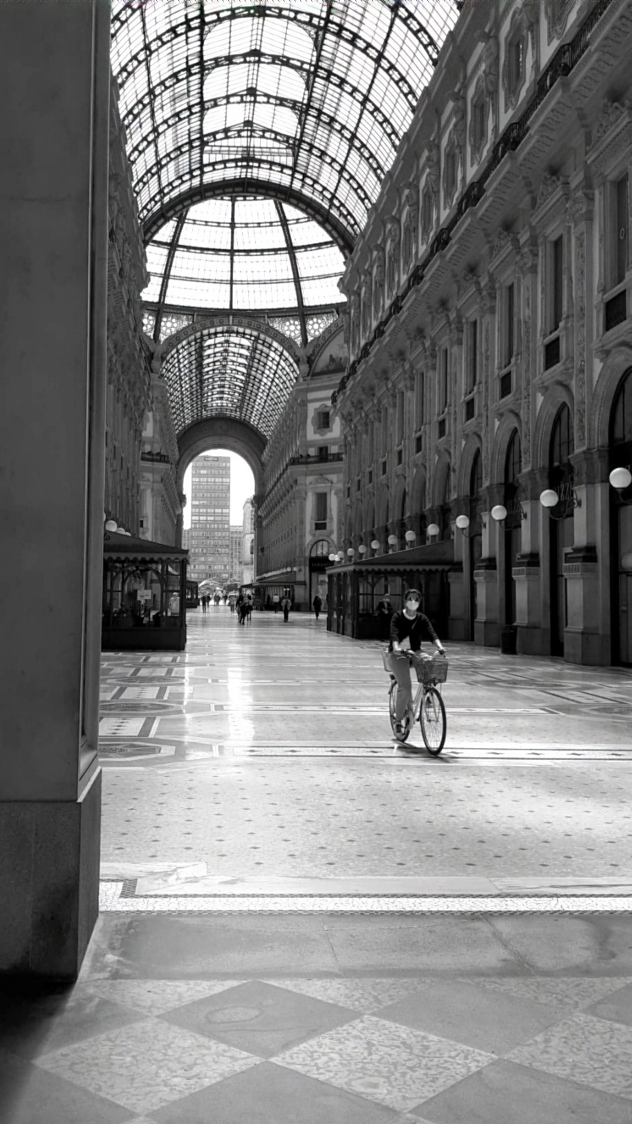 Sola me ne vo.. per la città