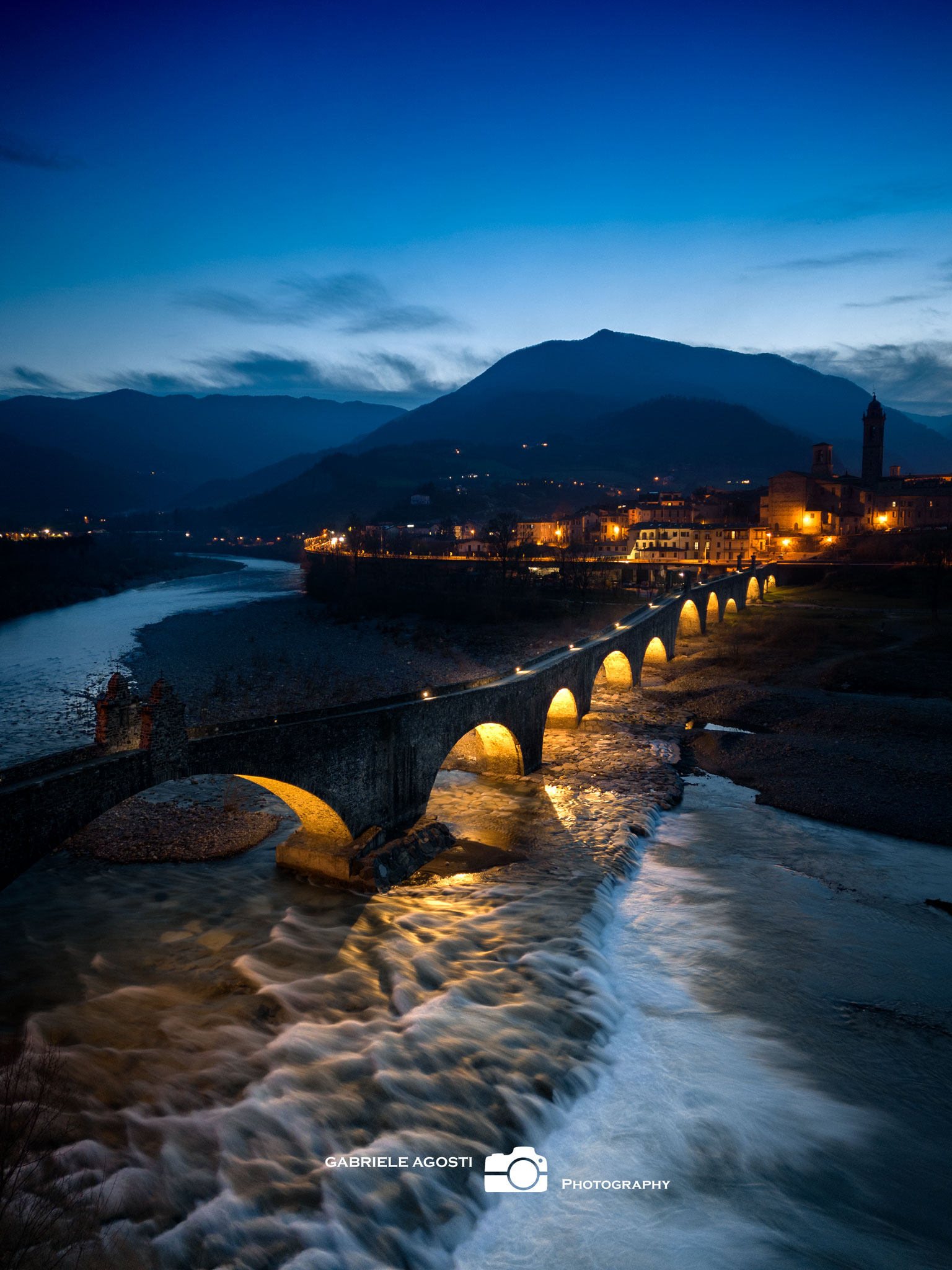 Ora Blu sul Ponte Gobbo