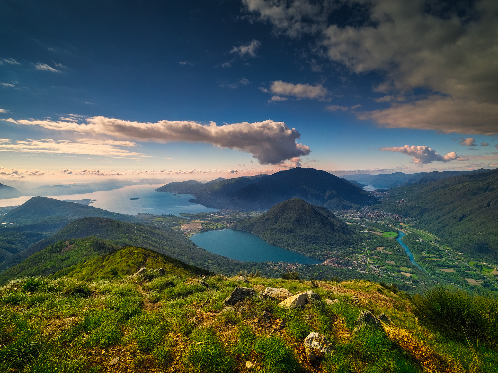 Dalla cima del Monte Fajè ...