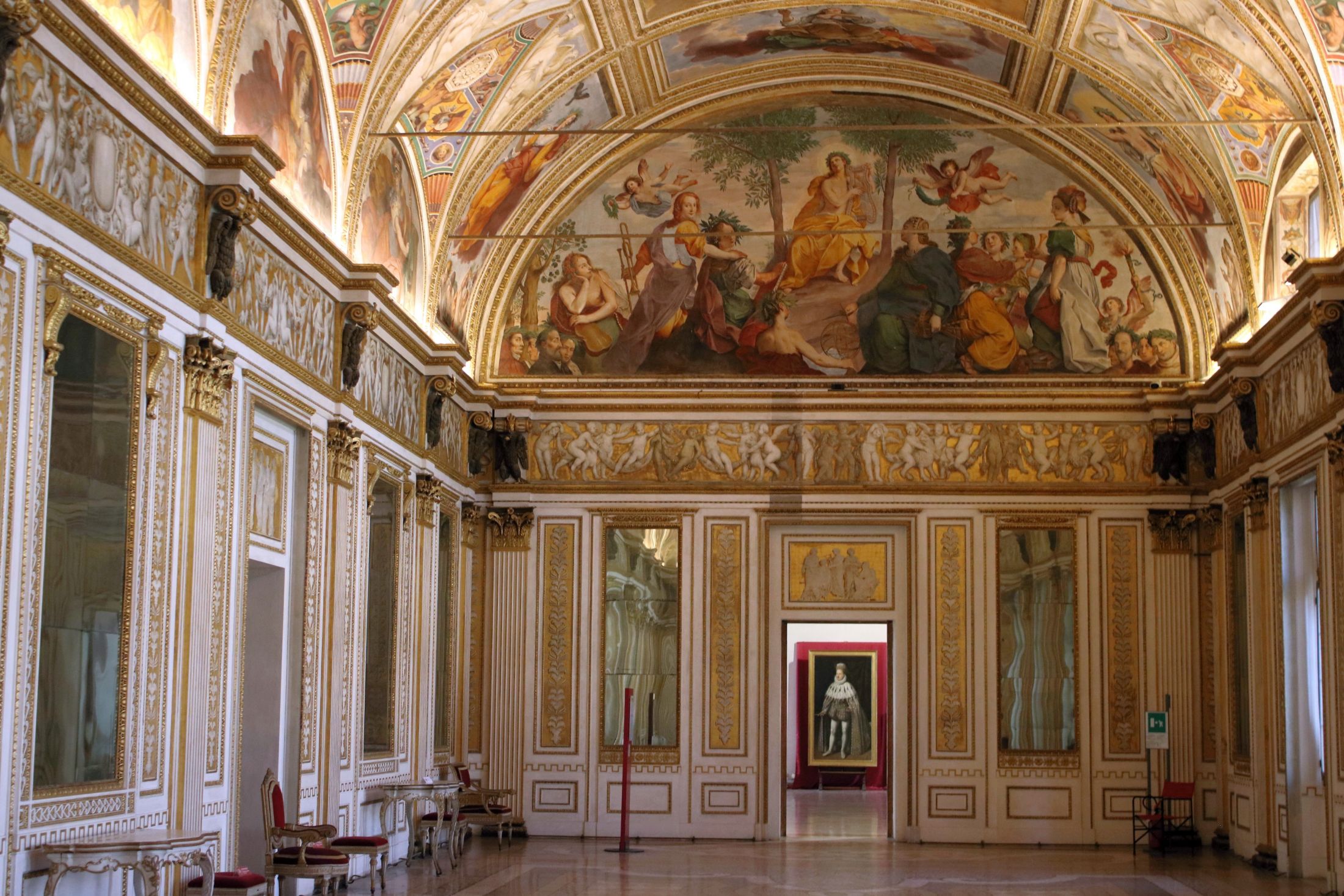 Uno sguardo oltre la porta