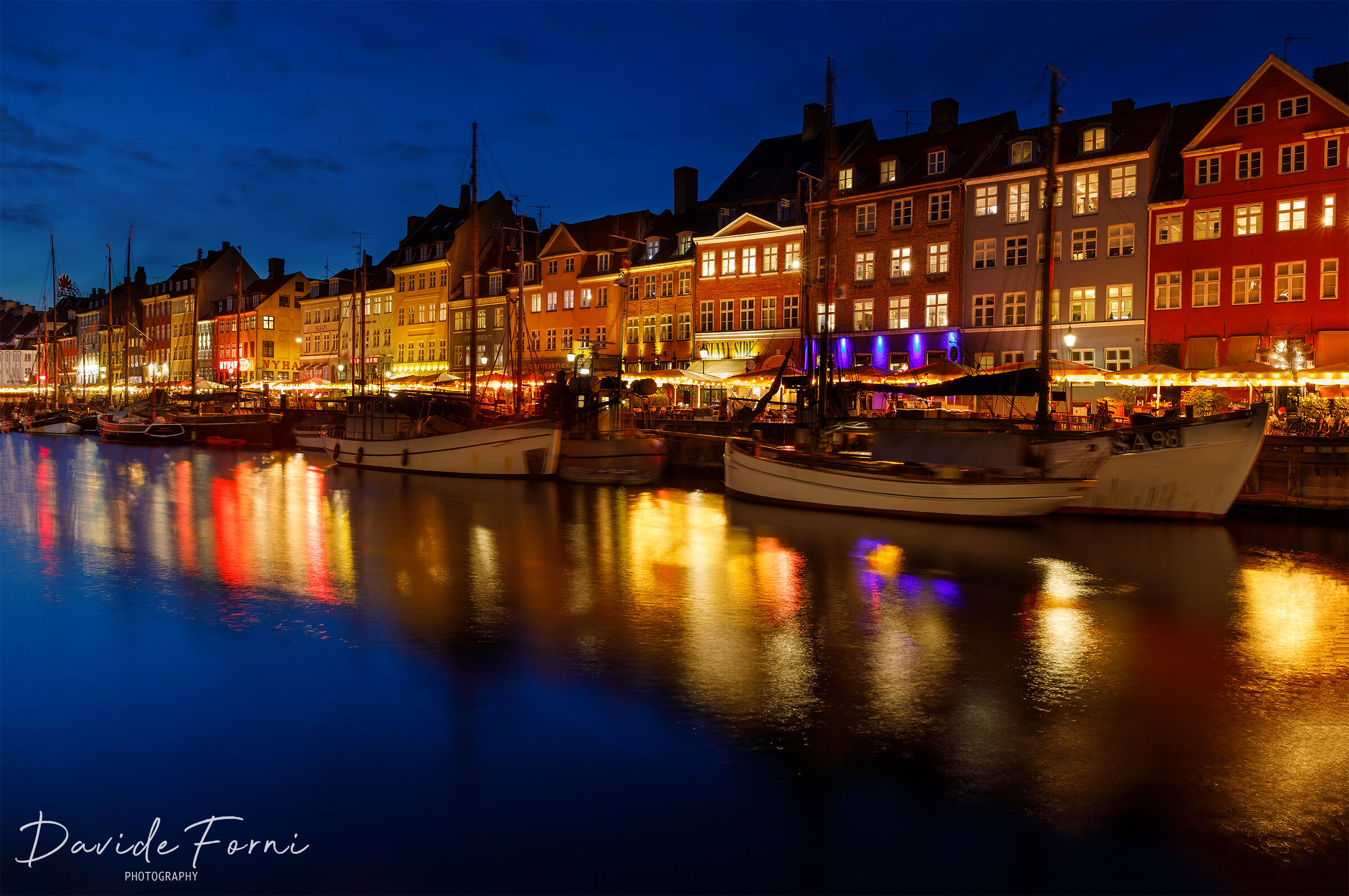 Ora blu al Nyhavn, il vecchio porto di Copenhagen