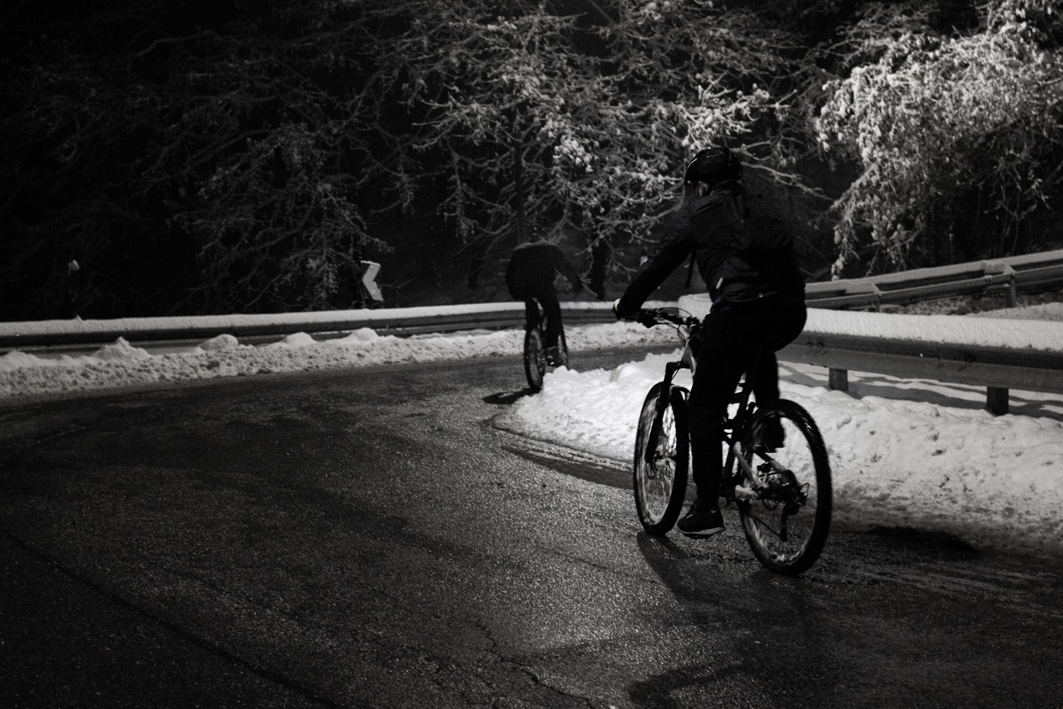 Night climb, towards the Lighthouse of Victory