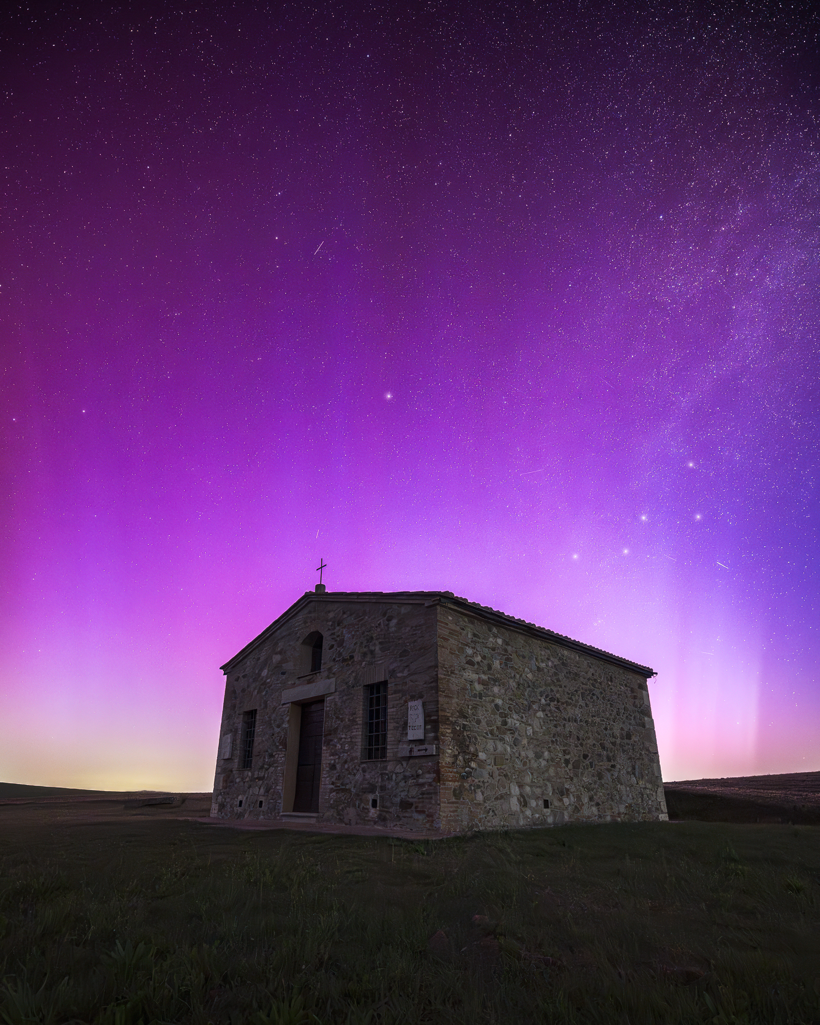 Aurora boreale in Val d'Orcia