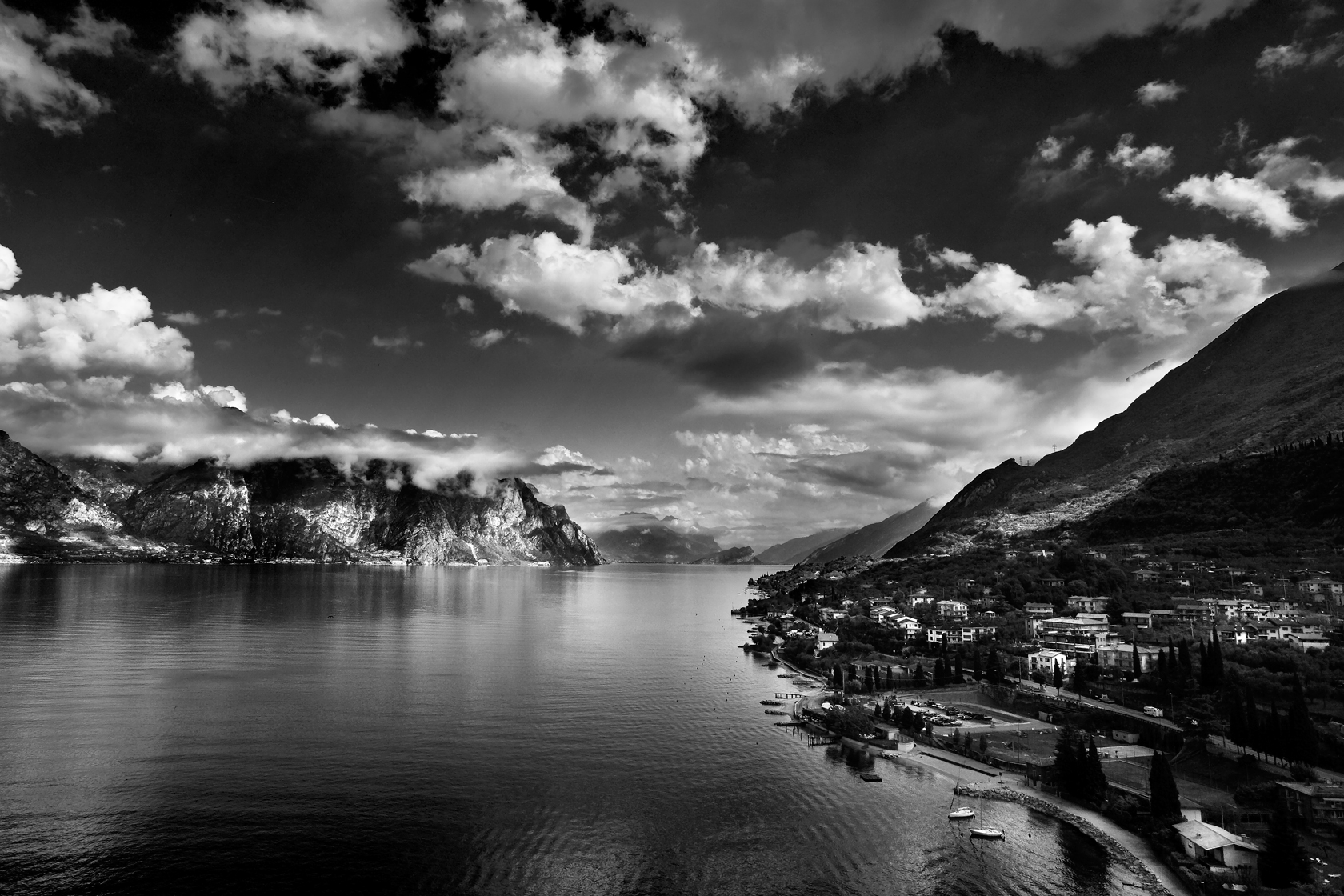 Garda lake bw