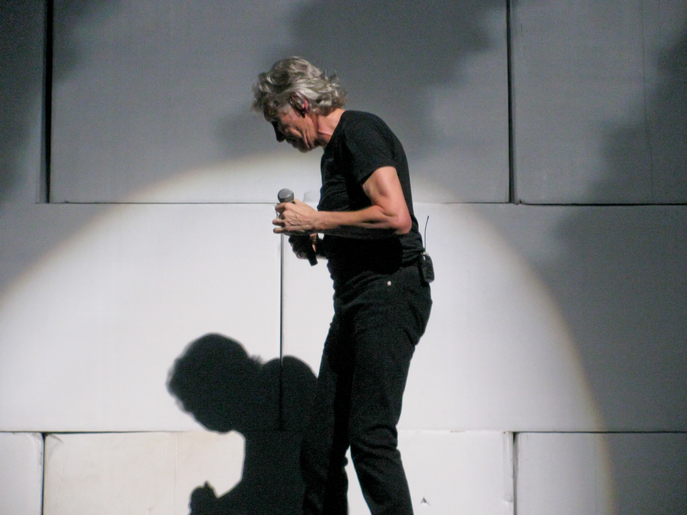 Roger Waters The Wall - Live Berlin 16 June 2011