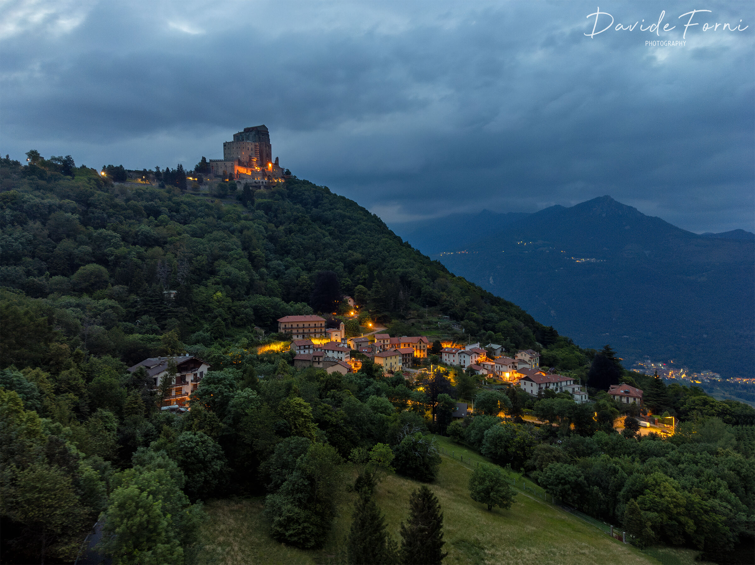 Tramonto estivo alla Sacra di San Michele