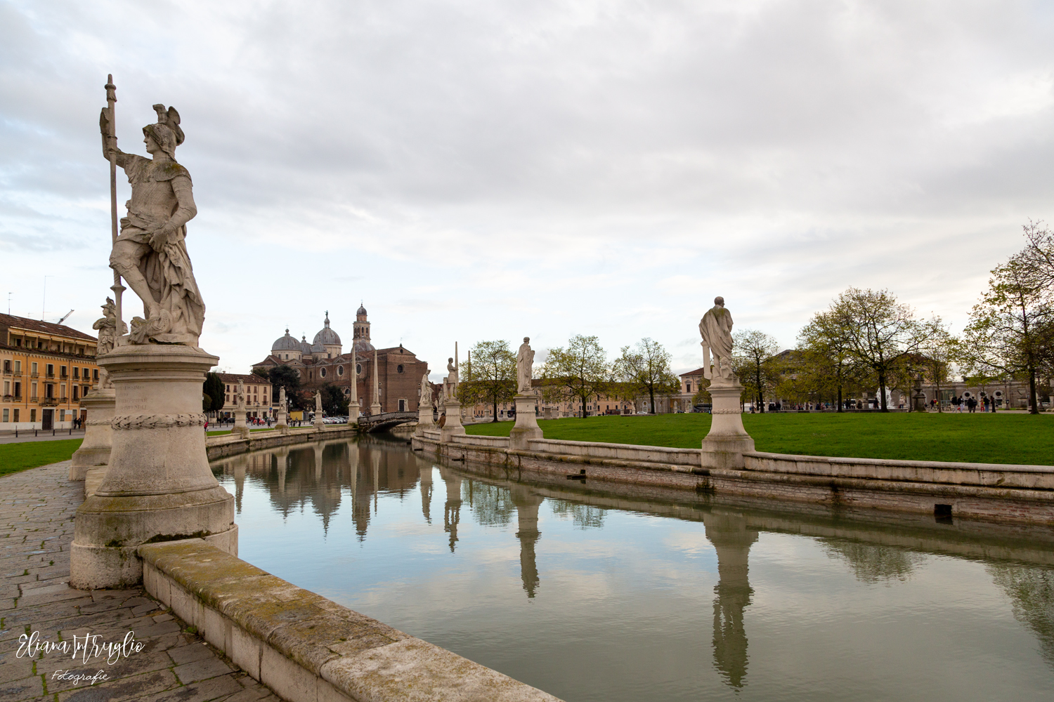 Silence in Prato della Valle