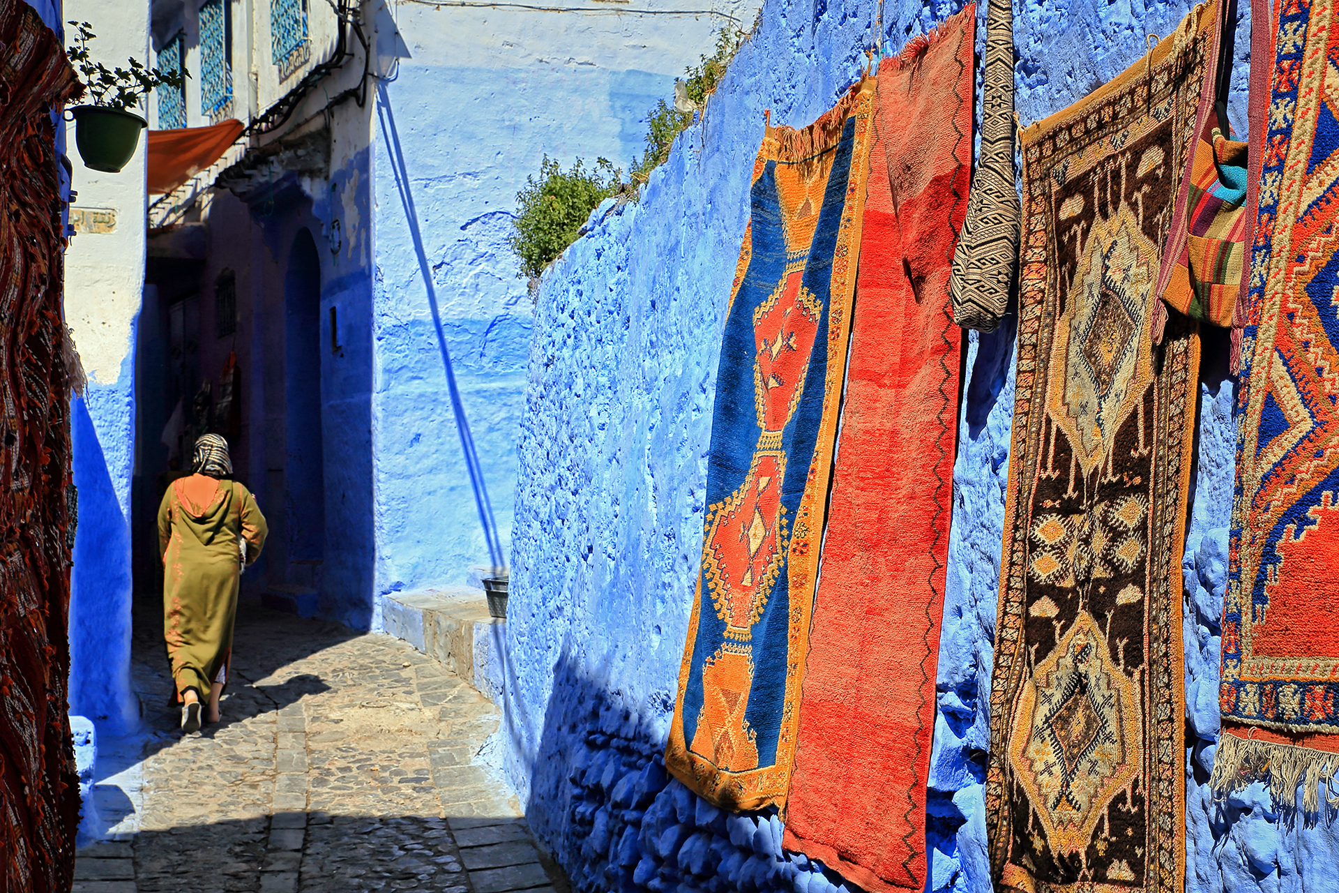 Lights and shadows in Chefchaouen
