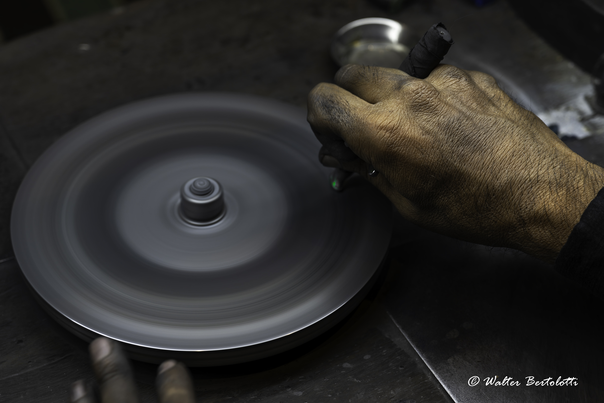 Grinding of gems