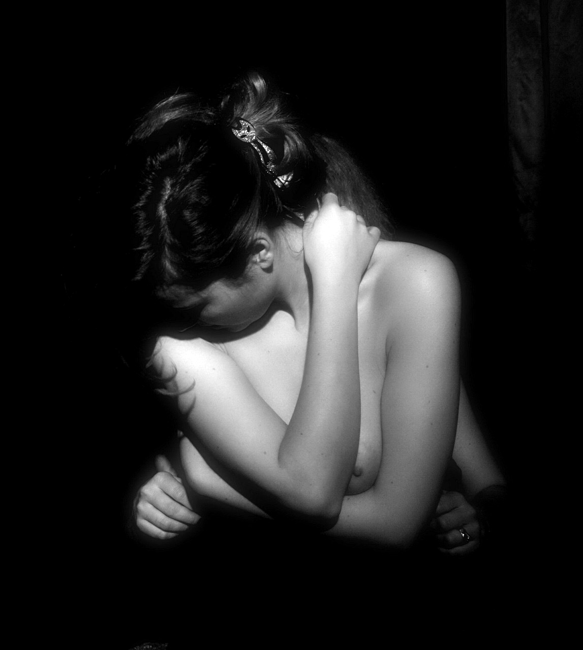 Four hands and a nipple