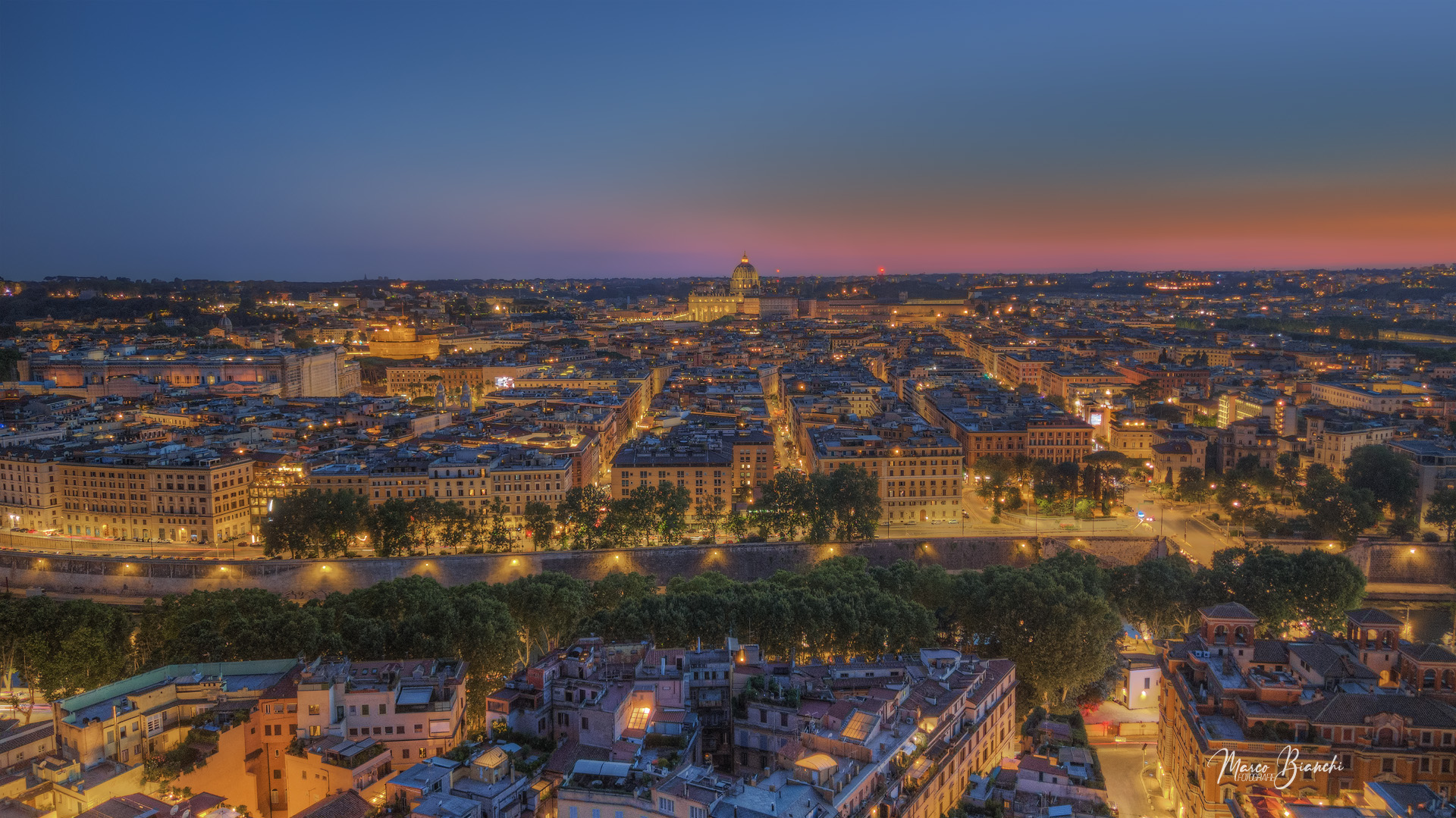 Sunset over Piazza del Popolo