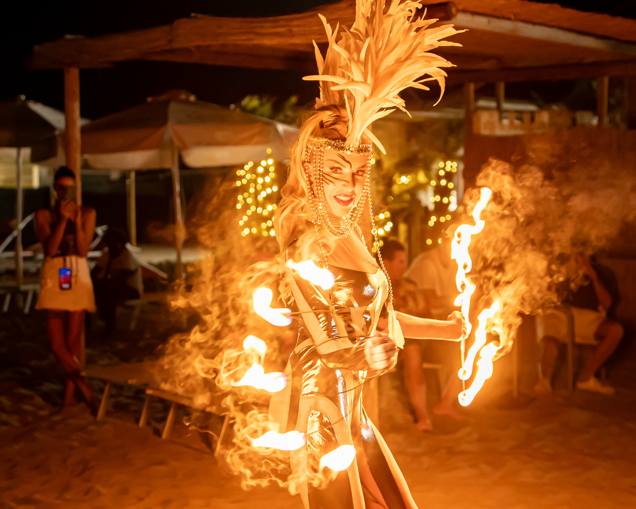 Ludmilla.. fire show in spiaggia
