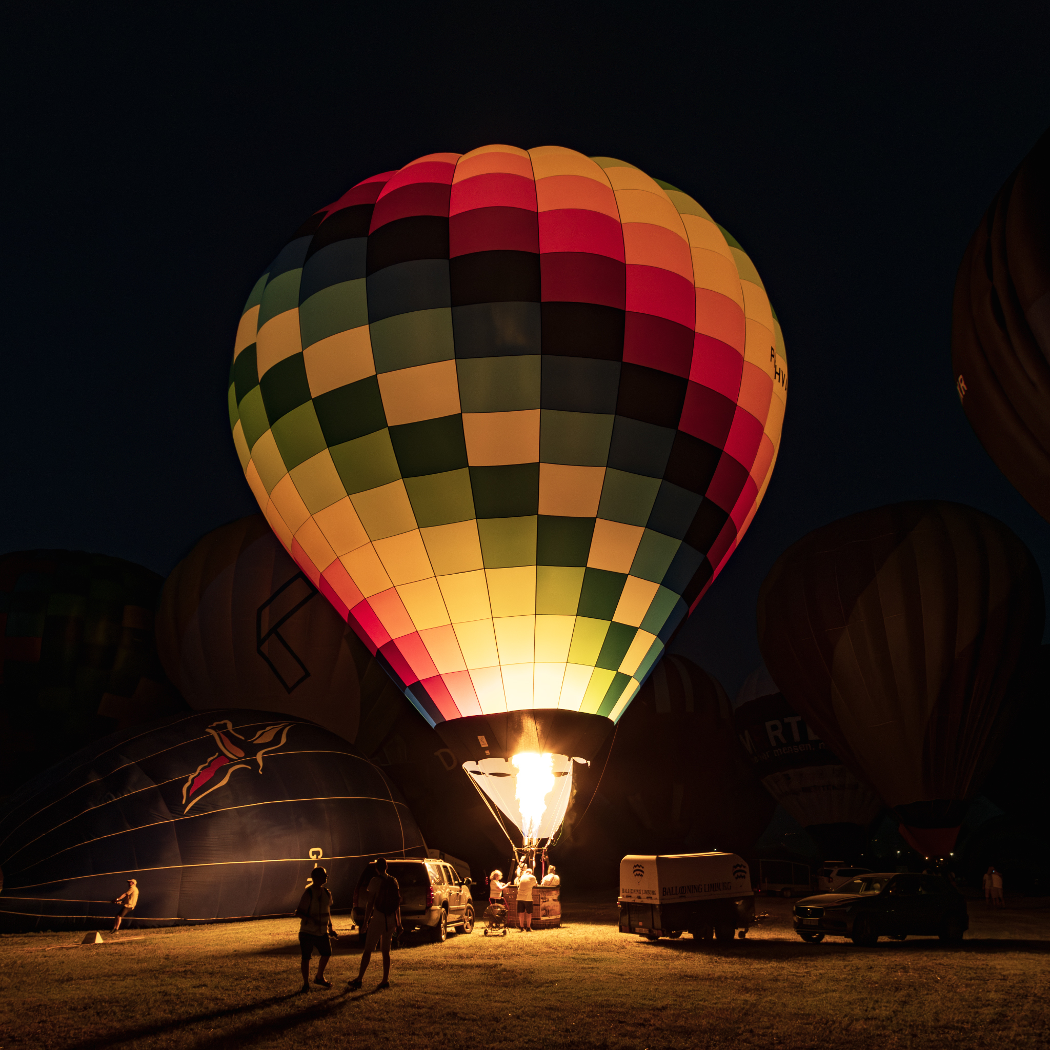 Mongolfiera in nottura