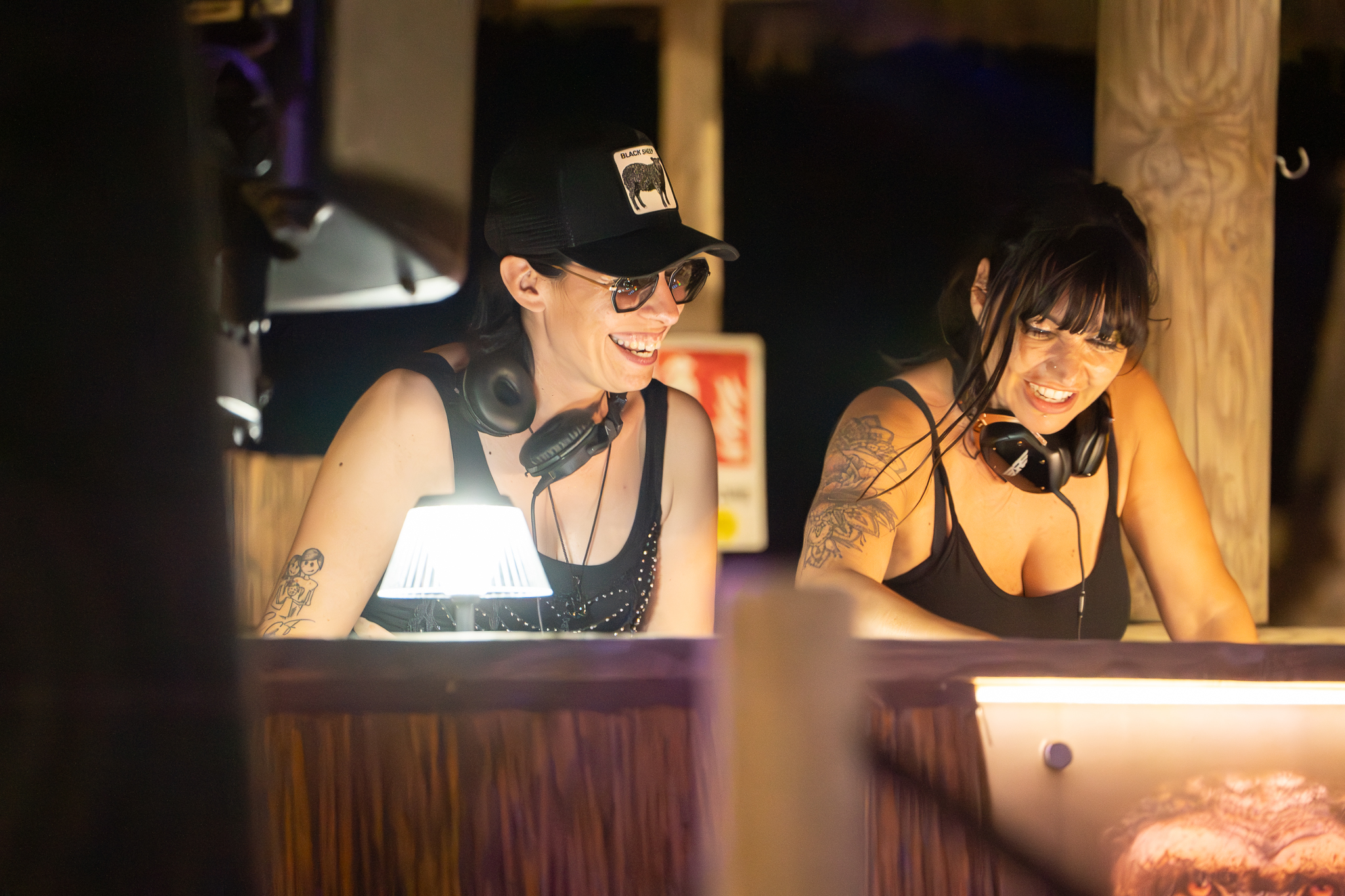 iso 20.000 ( no flash ) elisa v. dj & alessandra r.