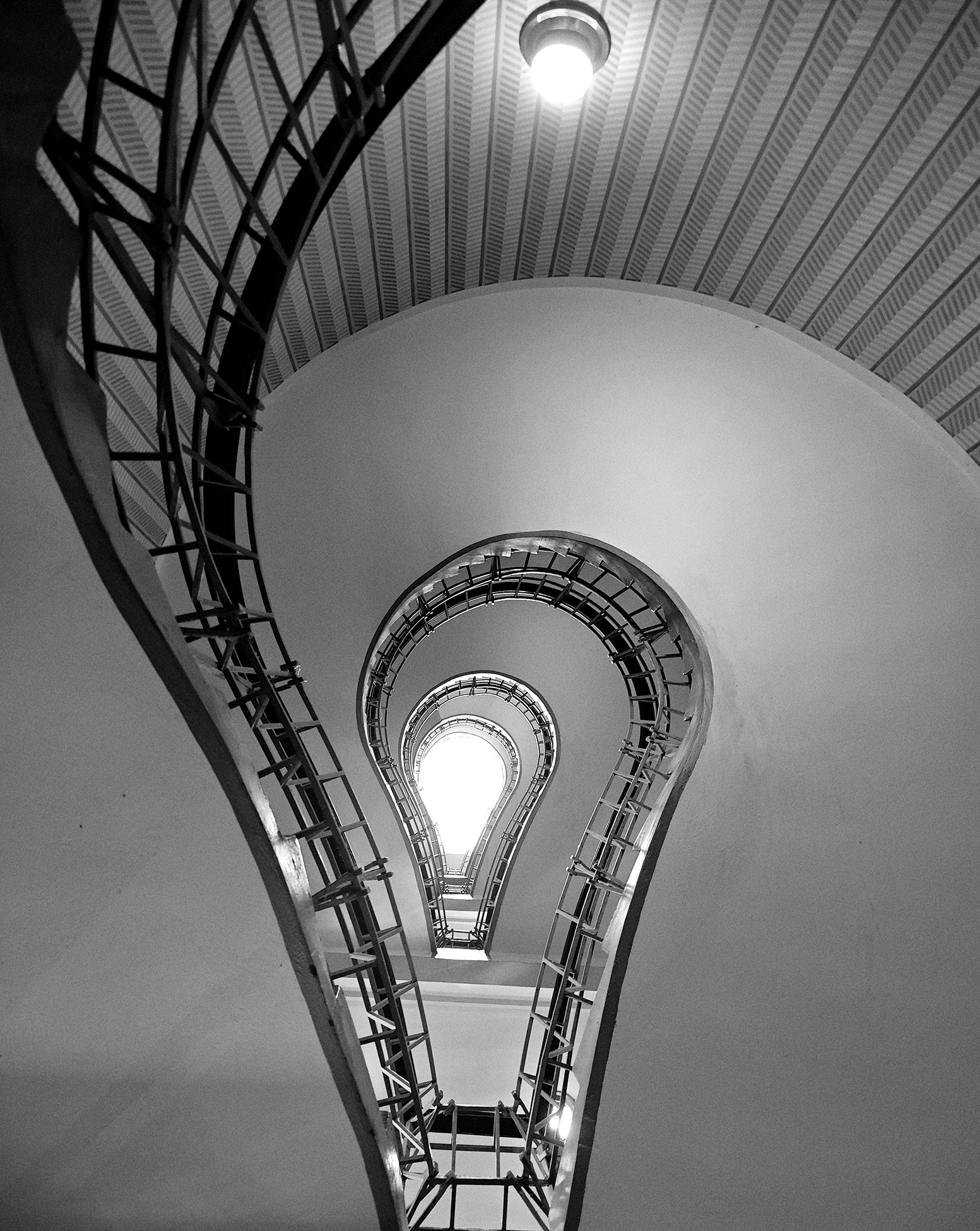 C'erano una volta due lampadine...