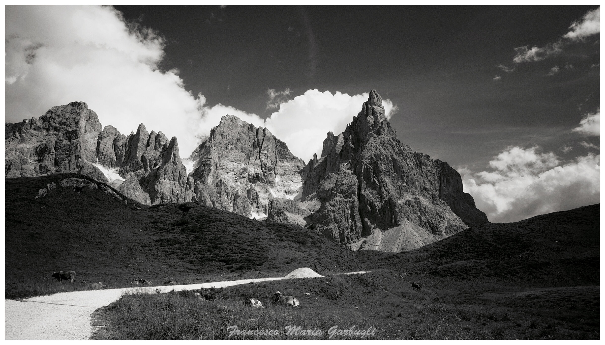 La strada verso Cimon della Pala