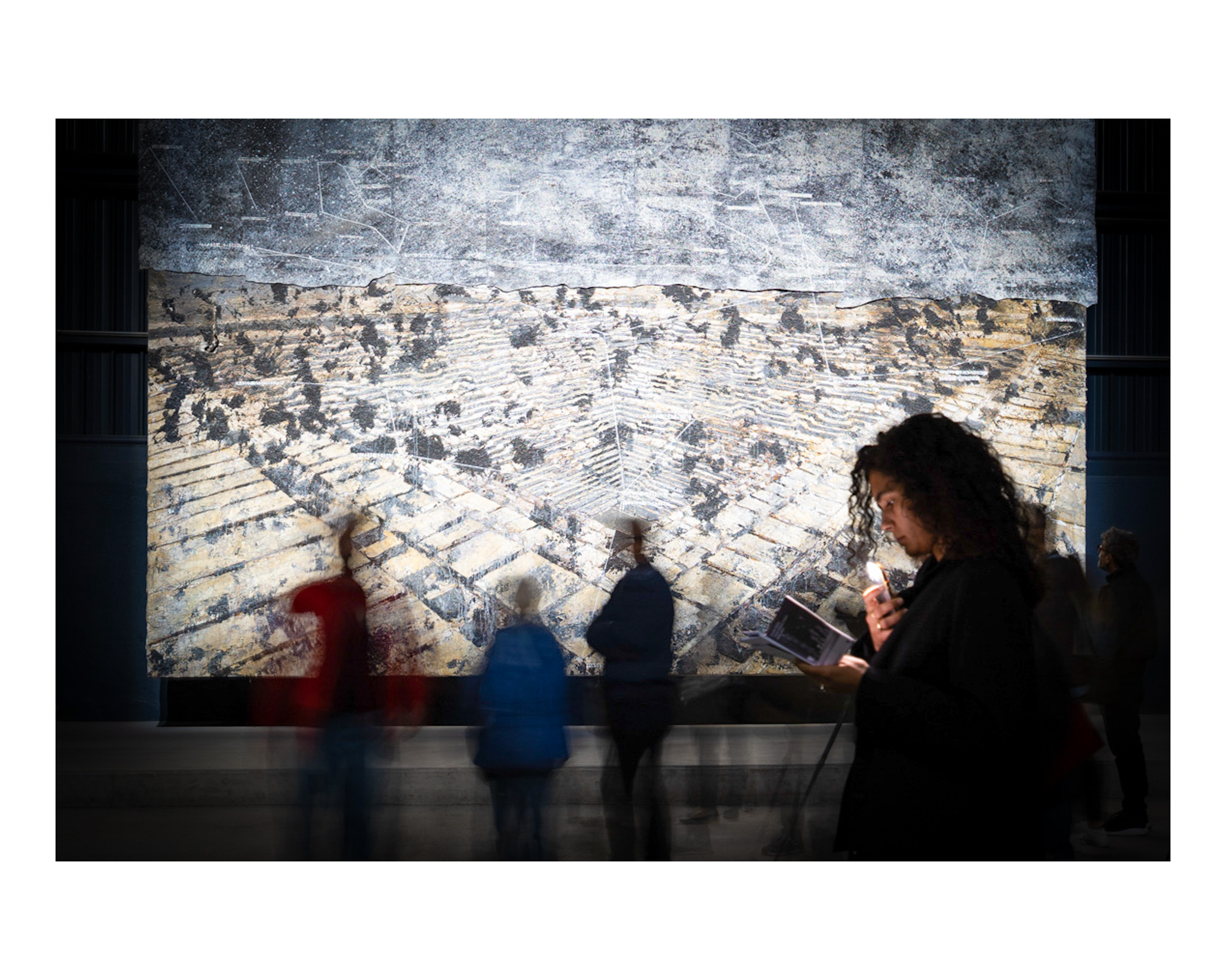 Lighting up Words in the Dark