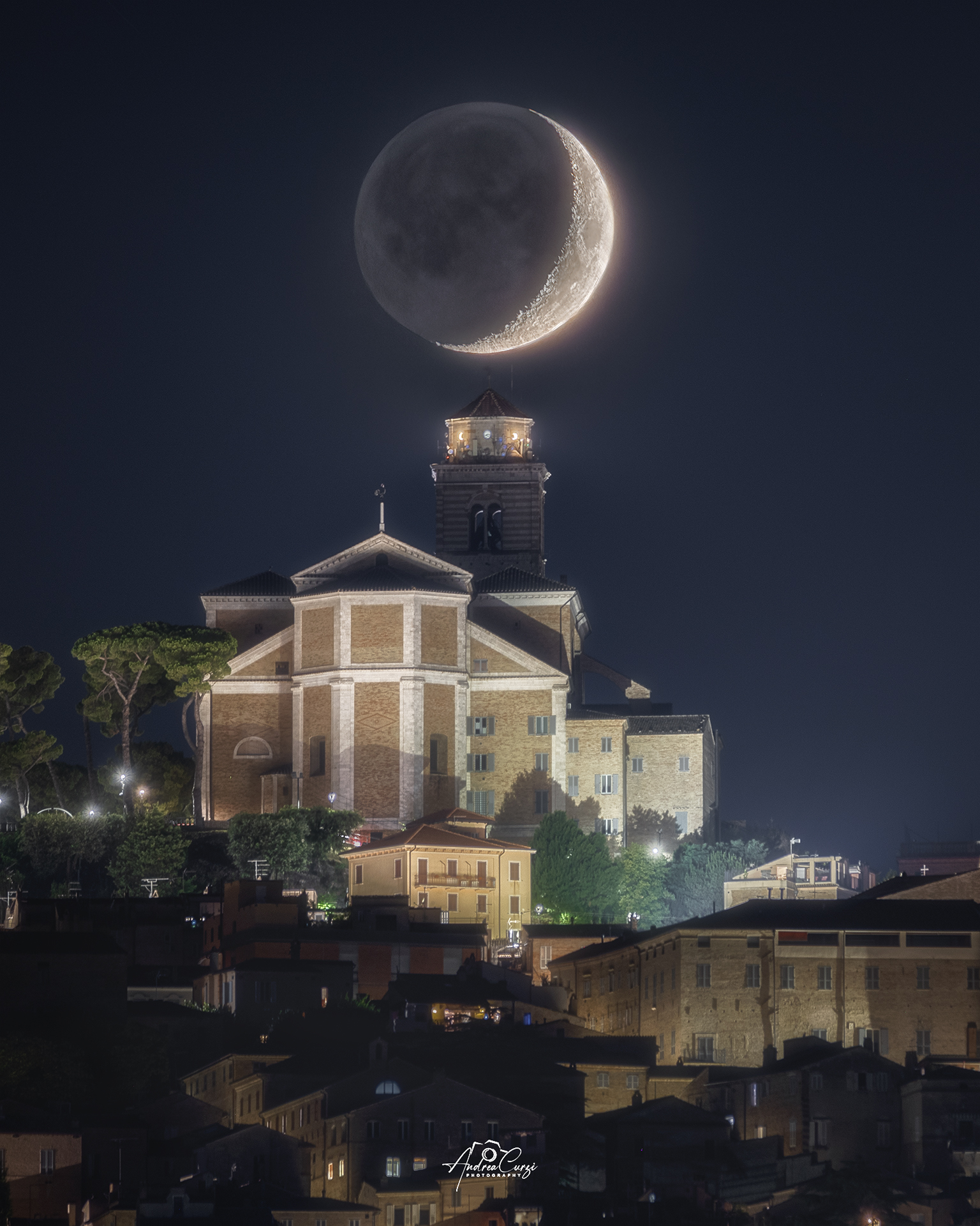 Il duomo di Fermo e la Luna
