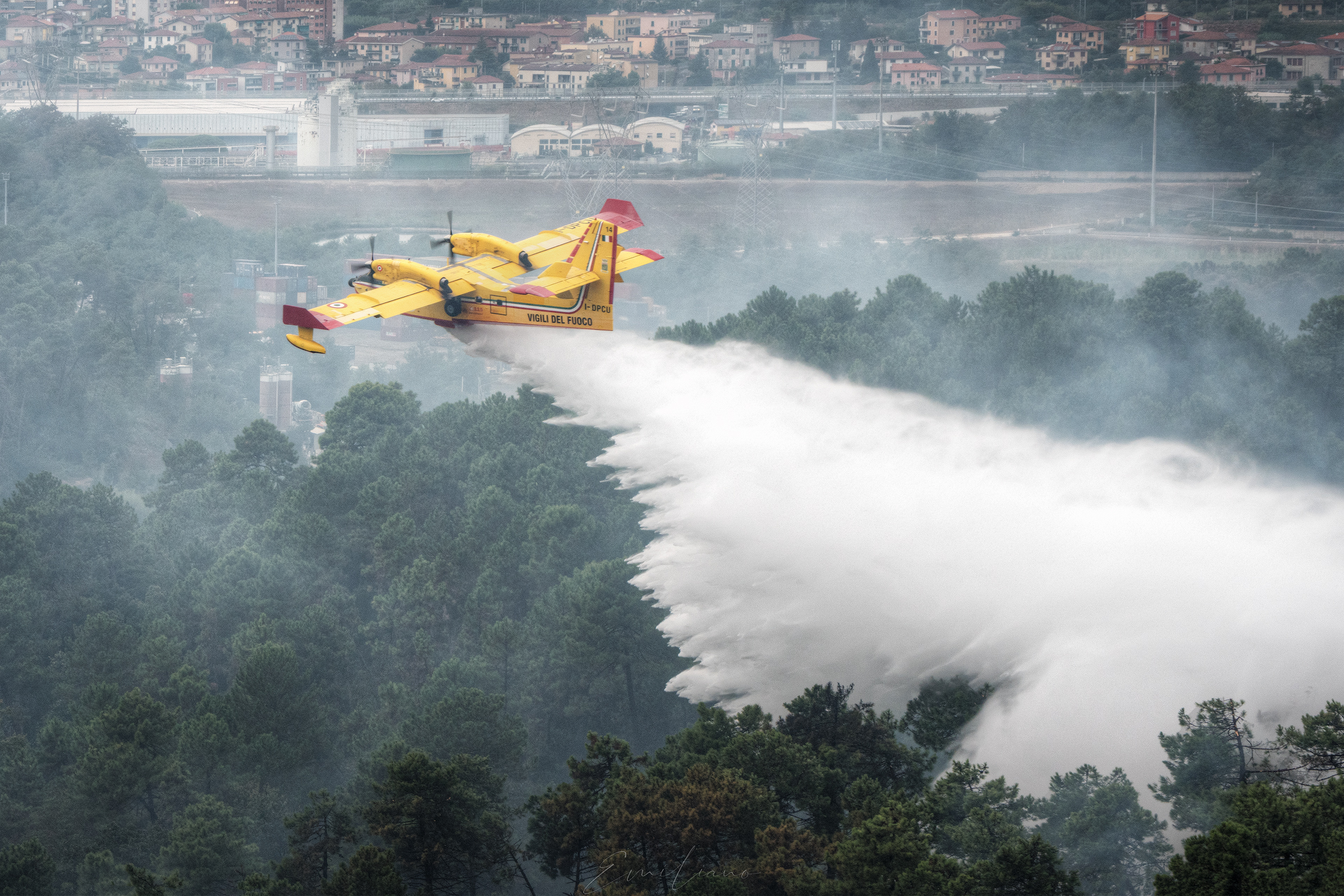 La Spezia - Canader in action.