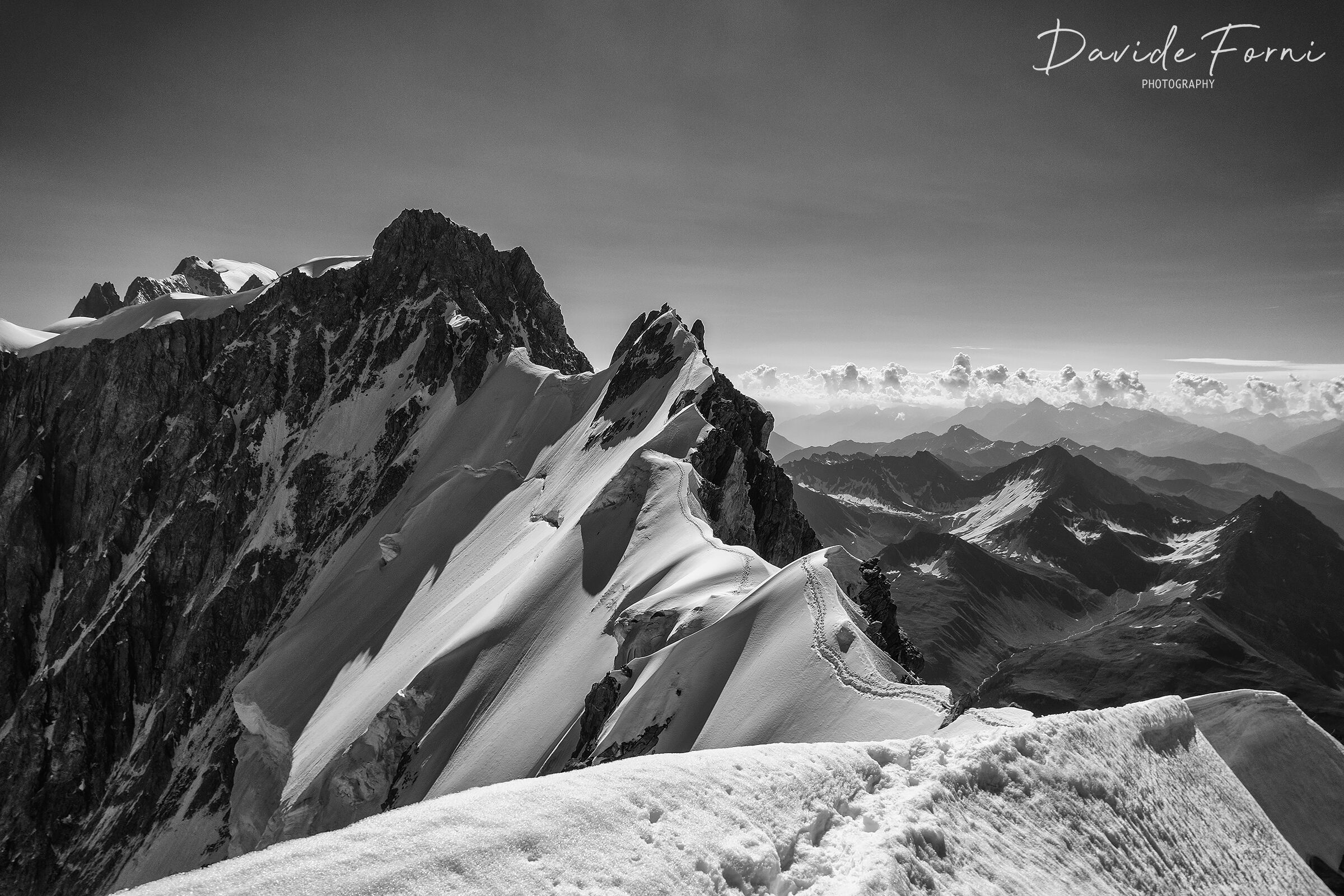 We start walking along the Rochefort Ridge
