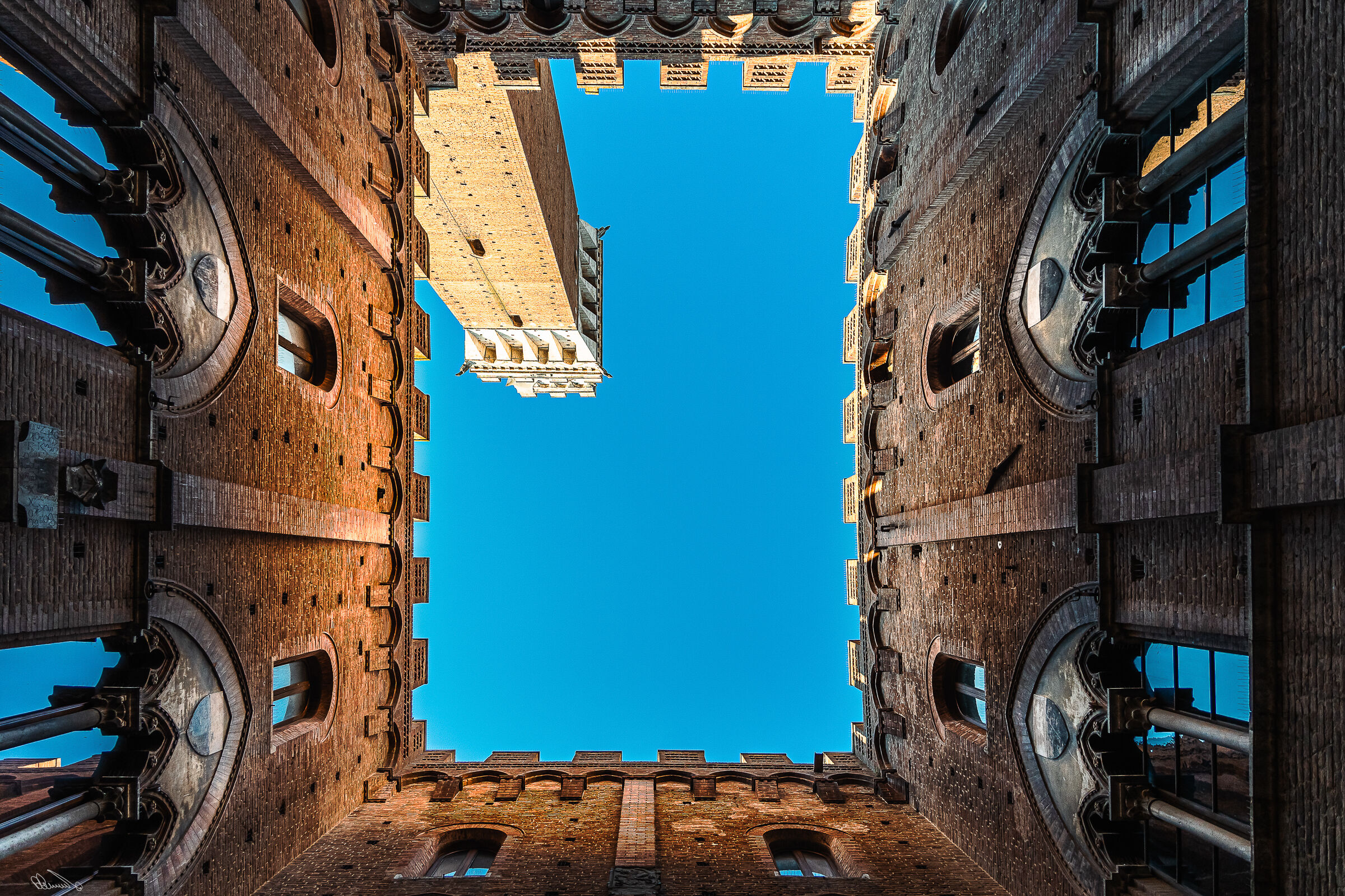 Cortile del Podestà and Torre del Mangia, Siena