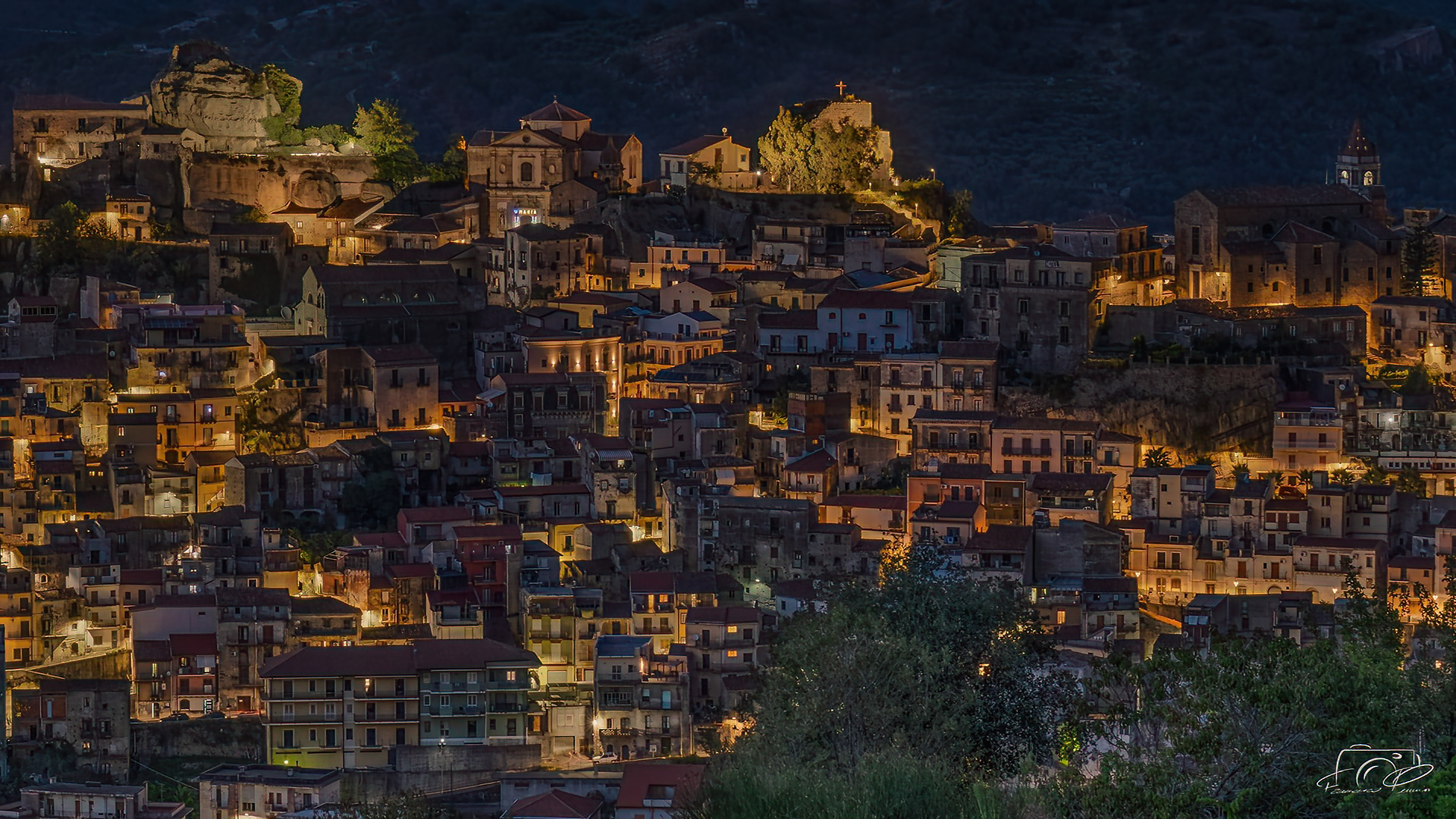 Castiglione di Sicilia at night