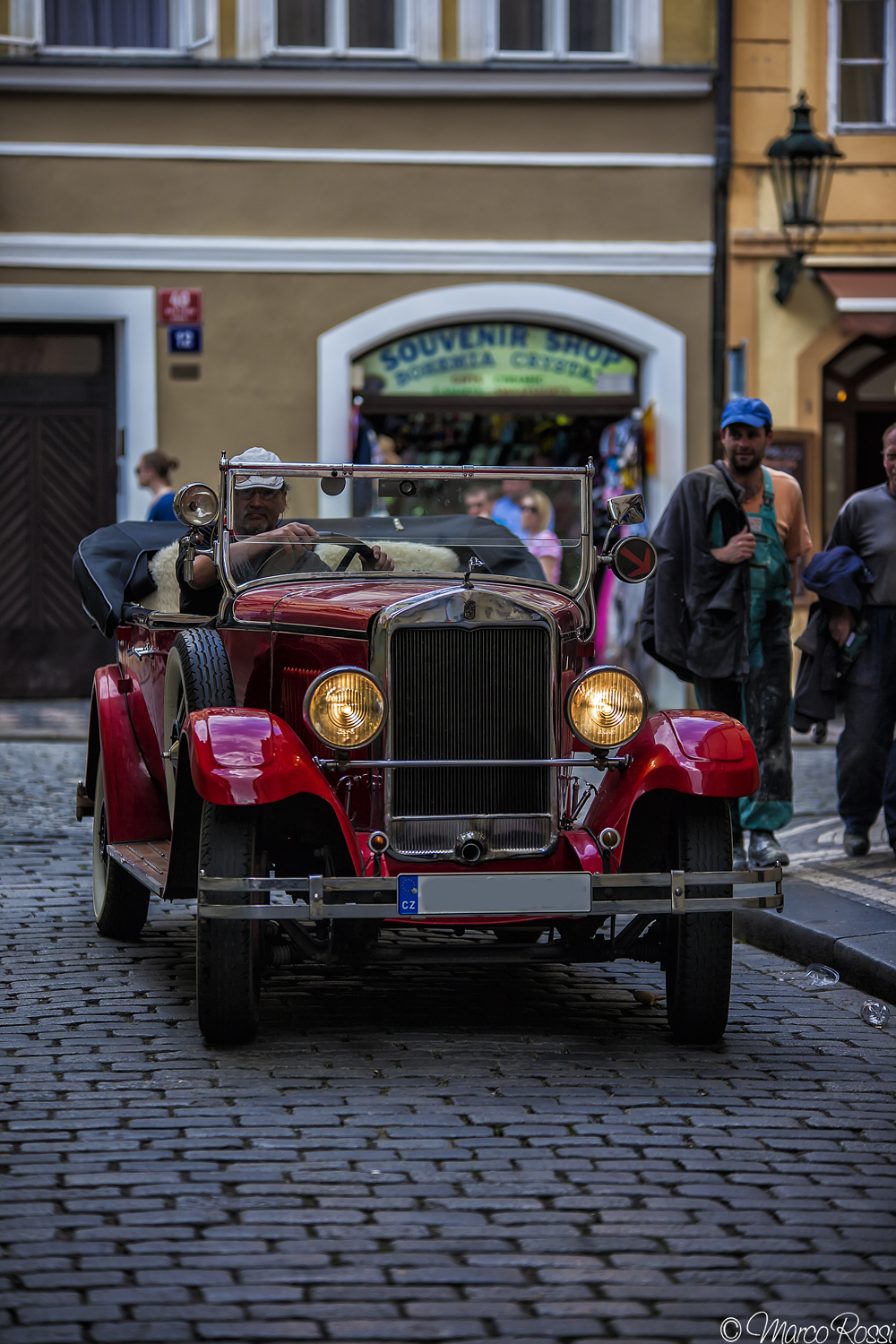 Vengo a prendereti stasera....