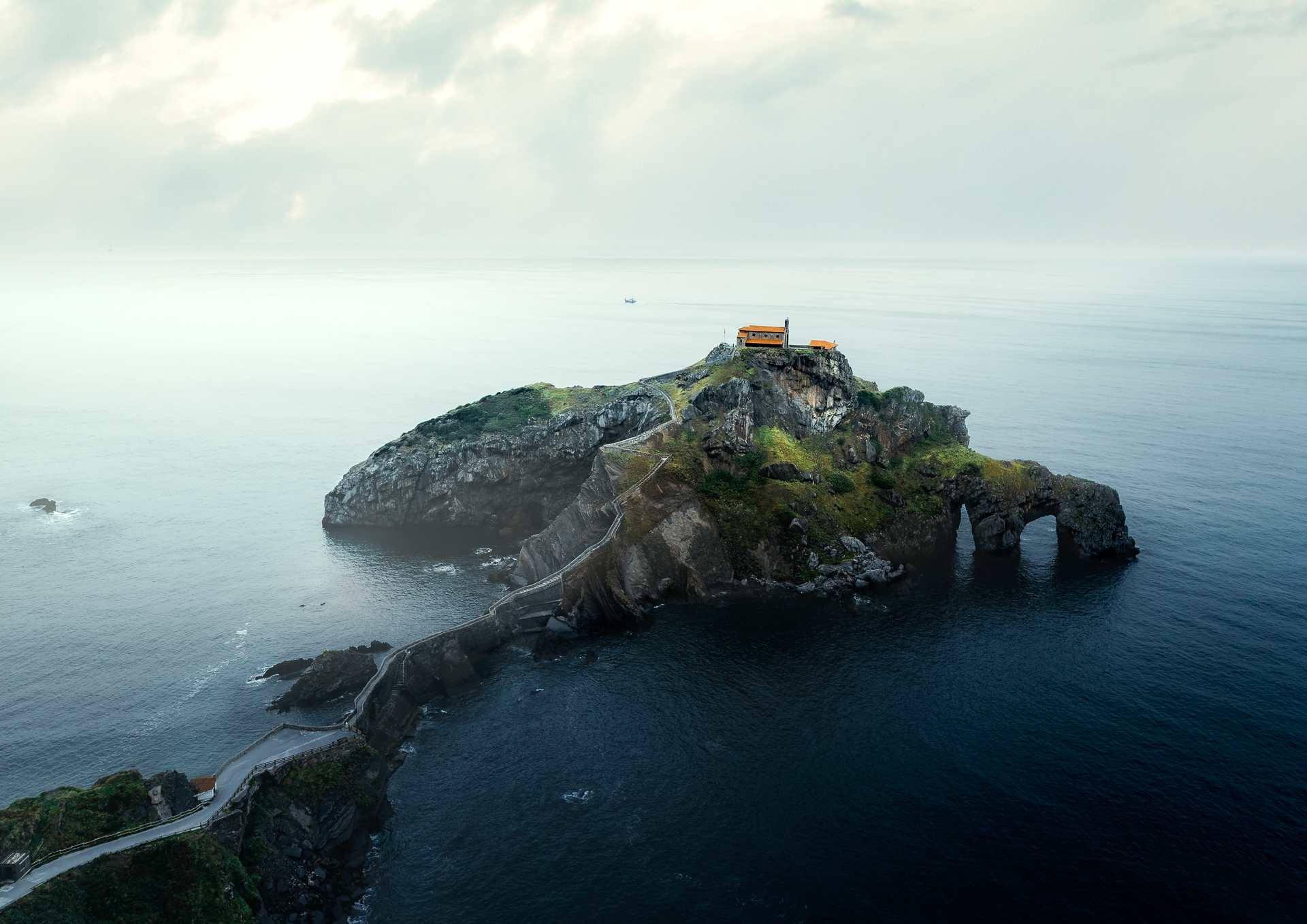 Gaztelugatxe, Spagna.