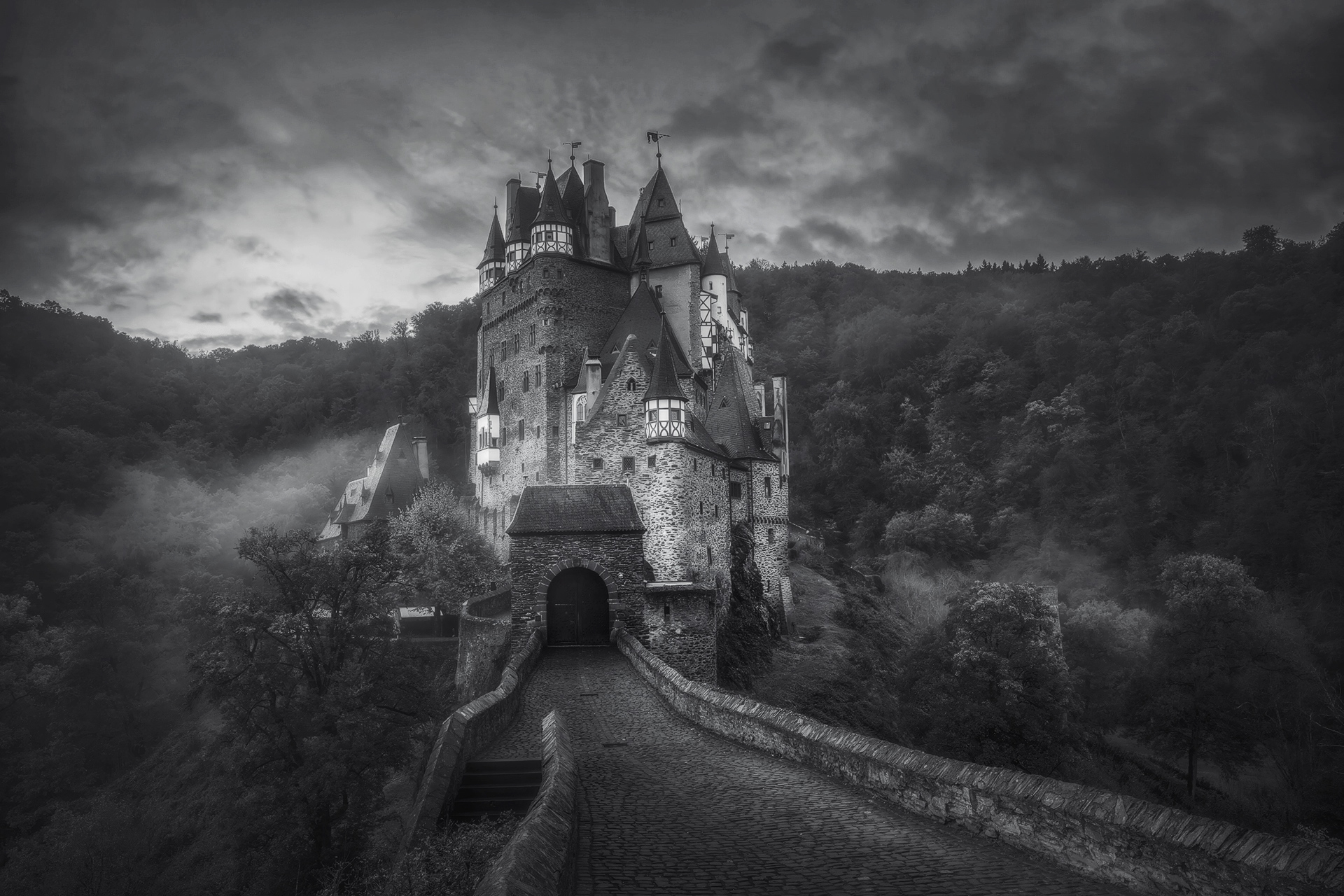 THE FRAÜ BLÜCHER LAMENT