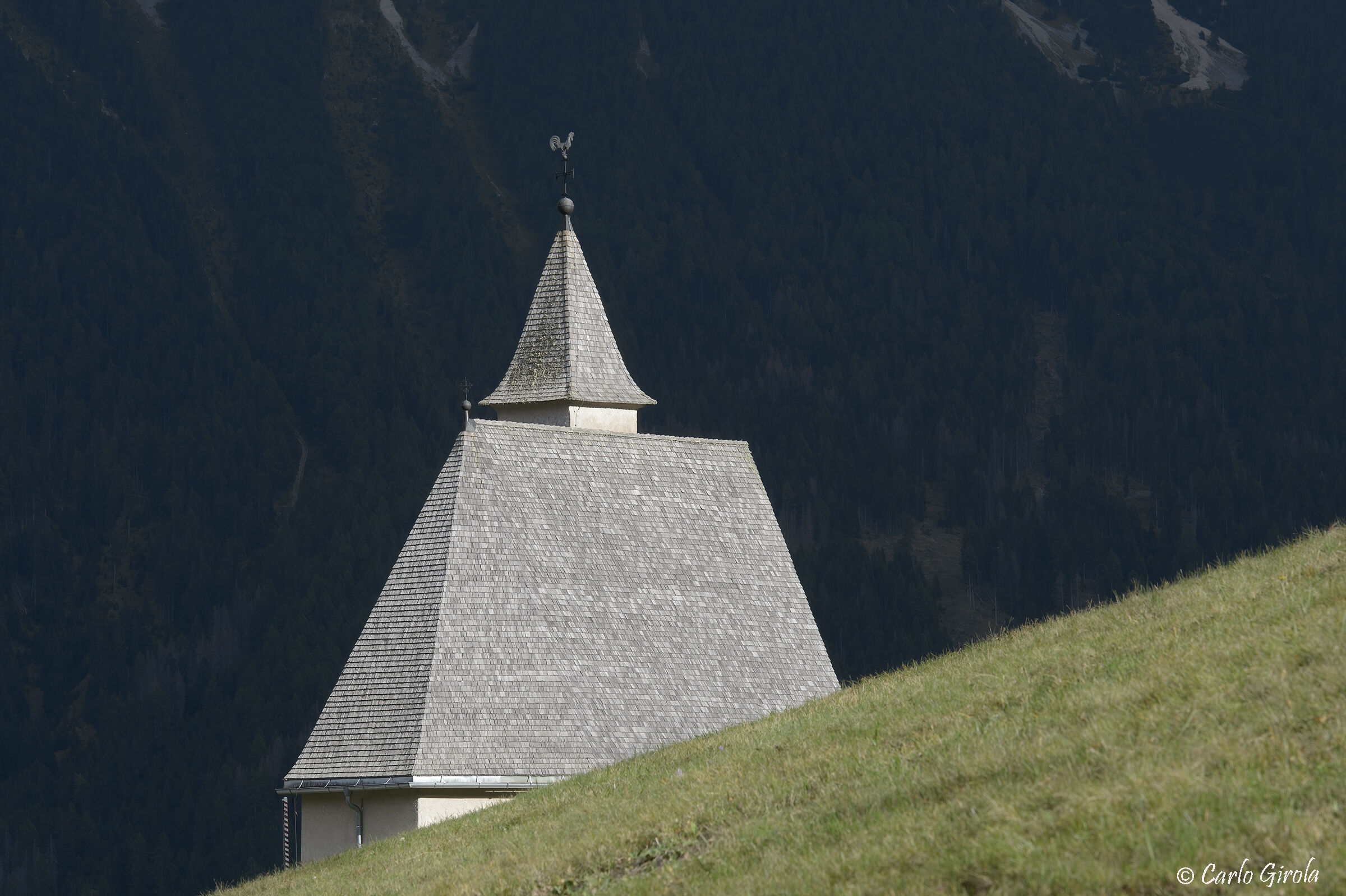 La chiesetta nel prato