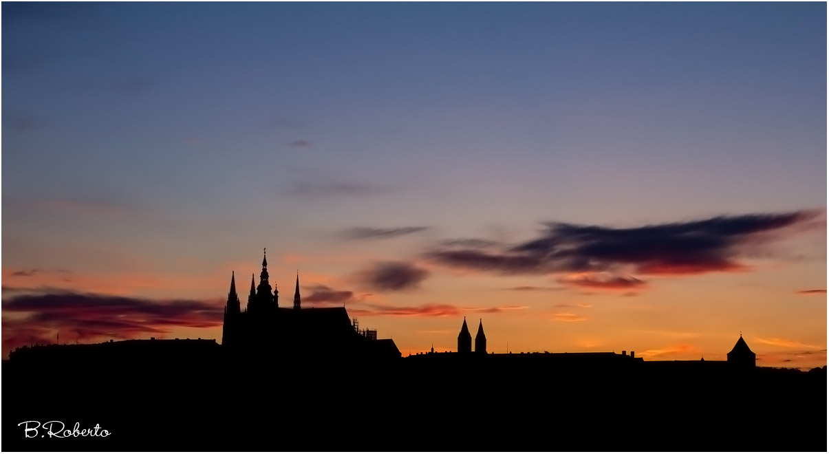 Praga Skyline al tramonto