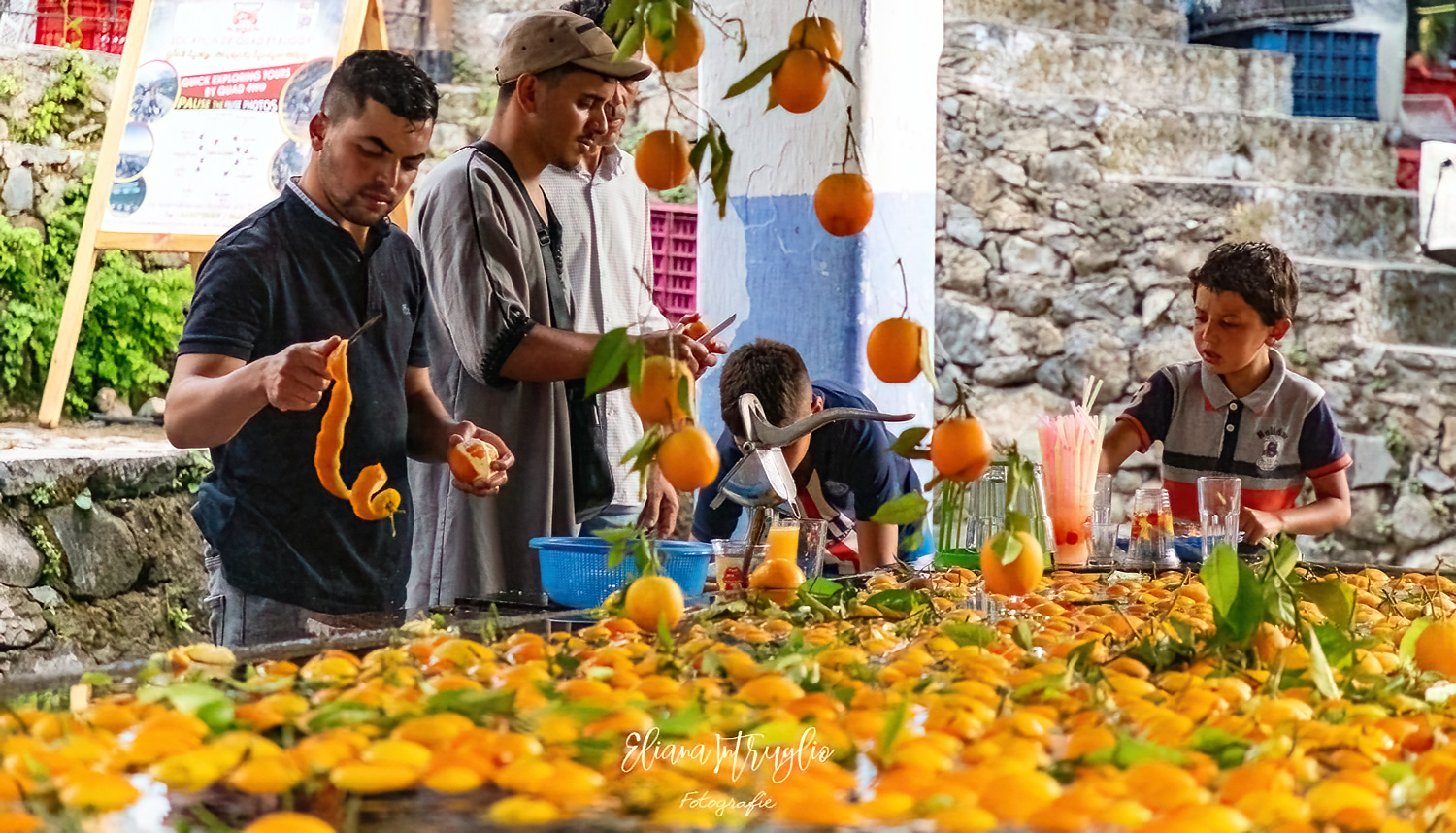 Cutting oranges