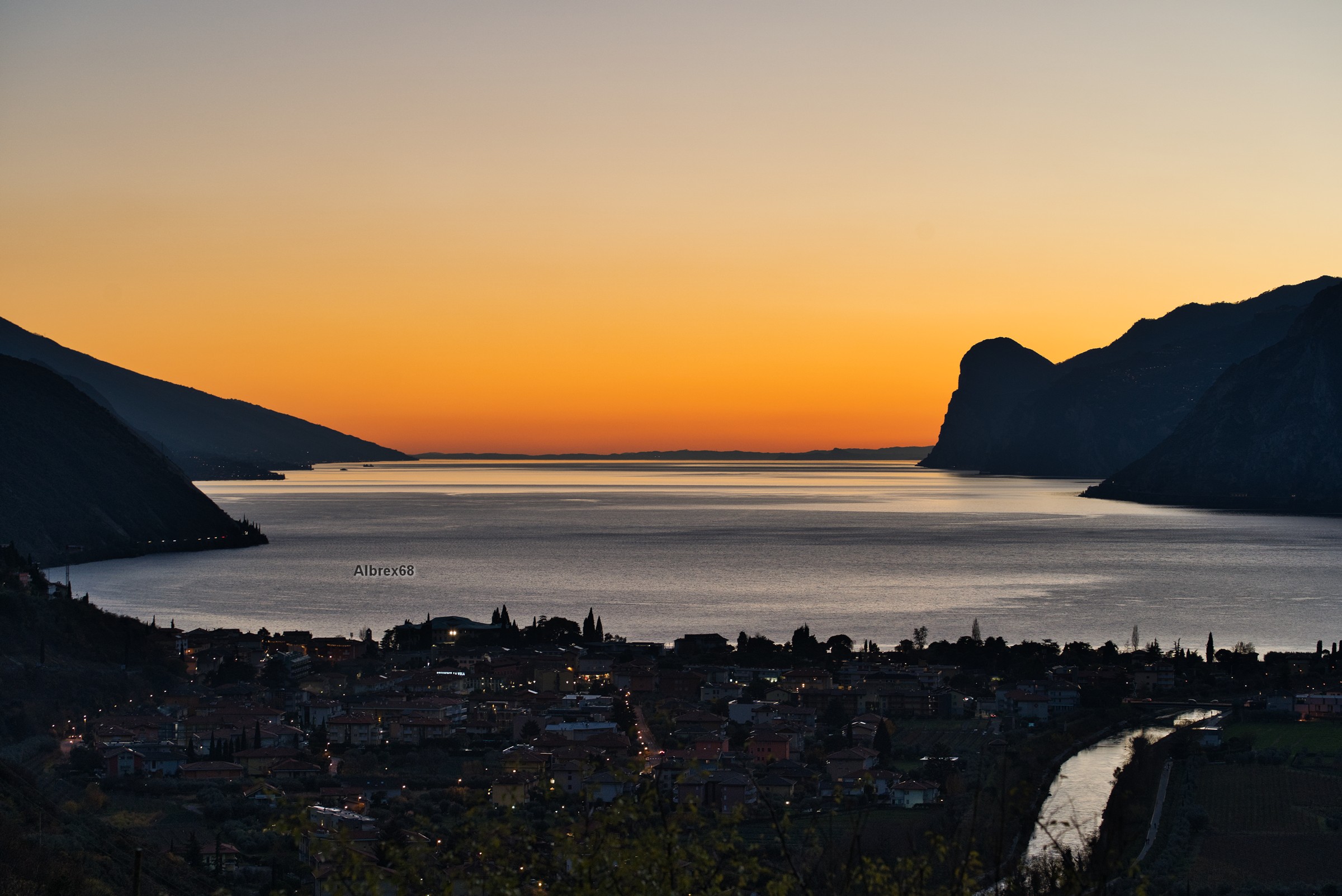 Torbole al tramonto