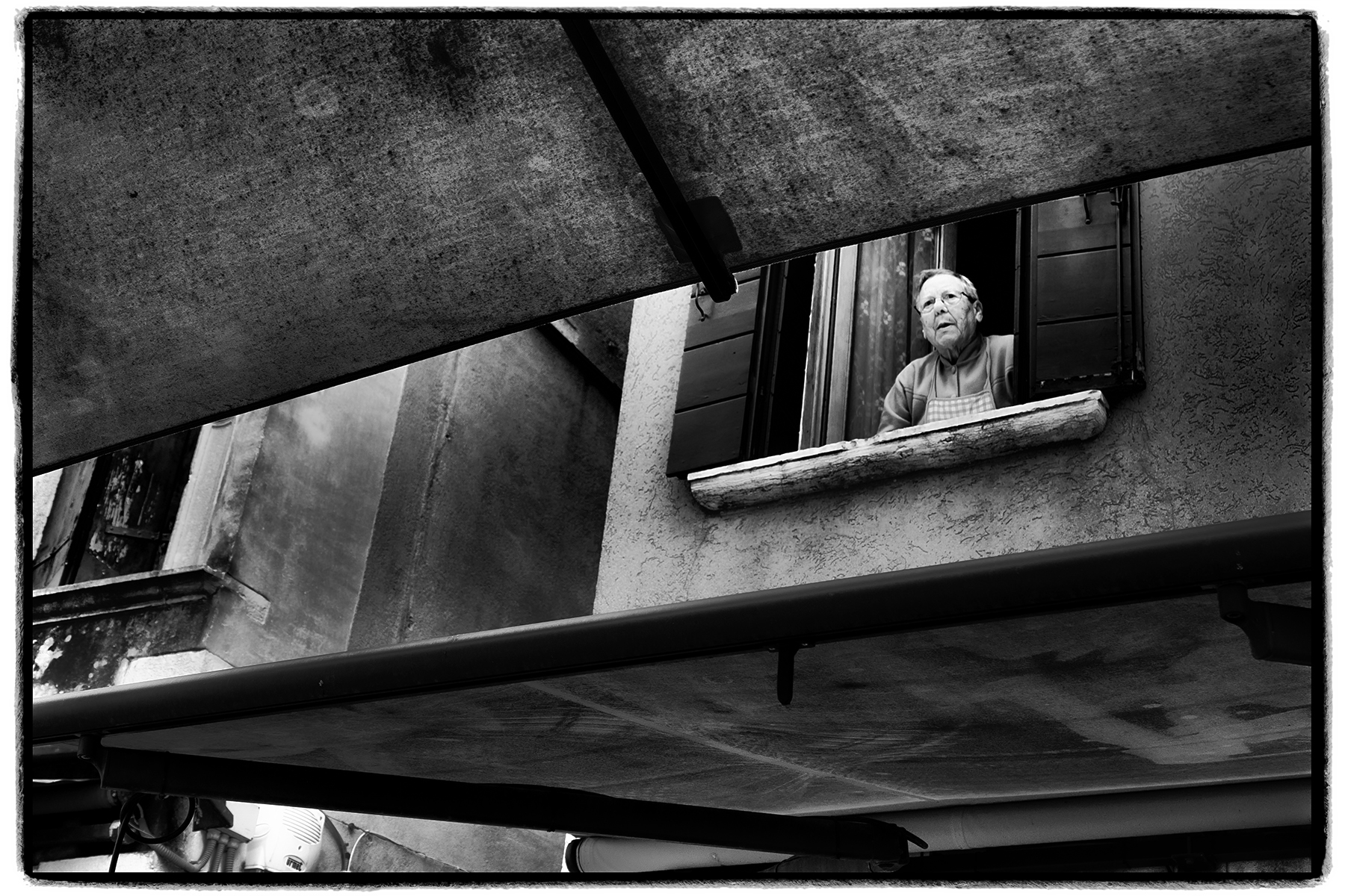 finestra sulla strada