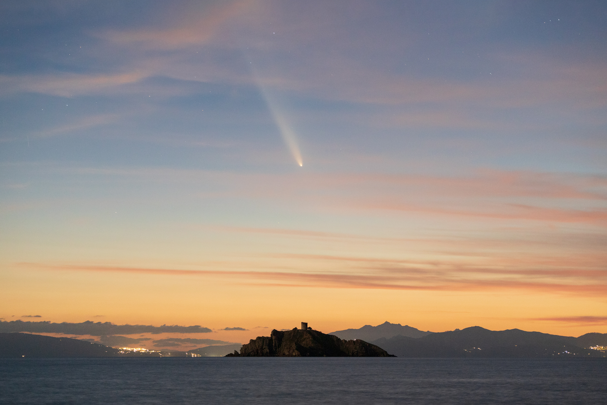 The comet and the islet