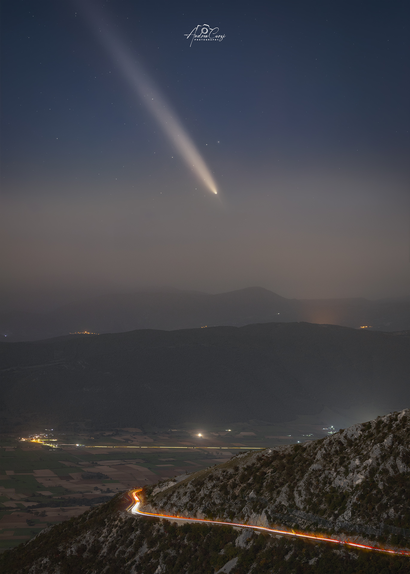 Castelluccio di Norcia and the comet