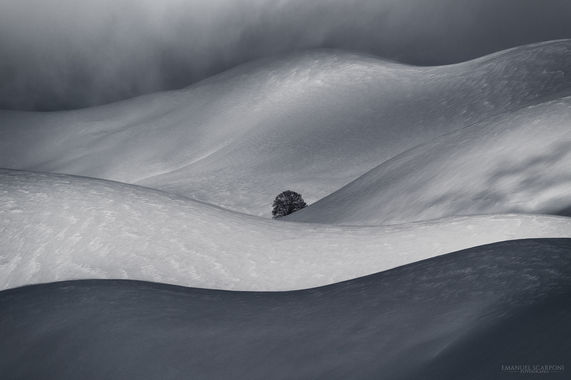 Between curves and light