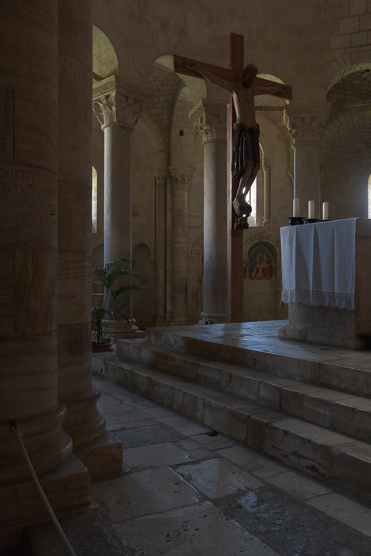 Abbazia di Sant'Antimo. Interno.3