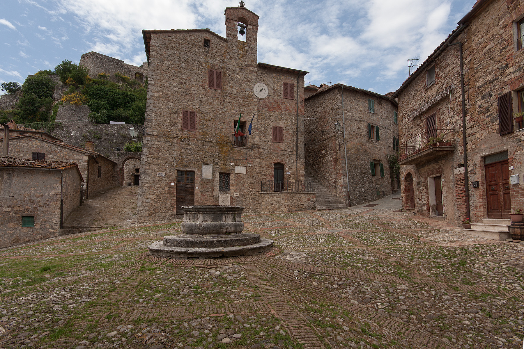 Castiglione d'Orcia. Piazza del Vecchietta