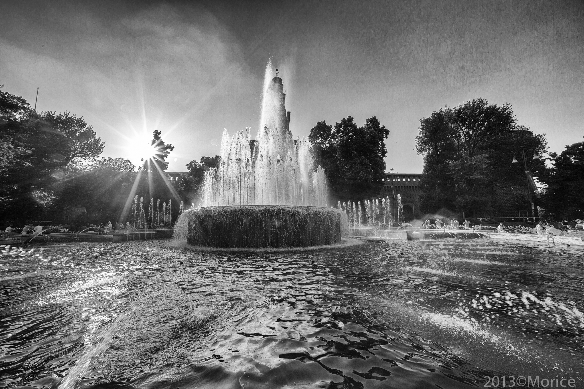 The Fountain and the castle