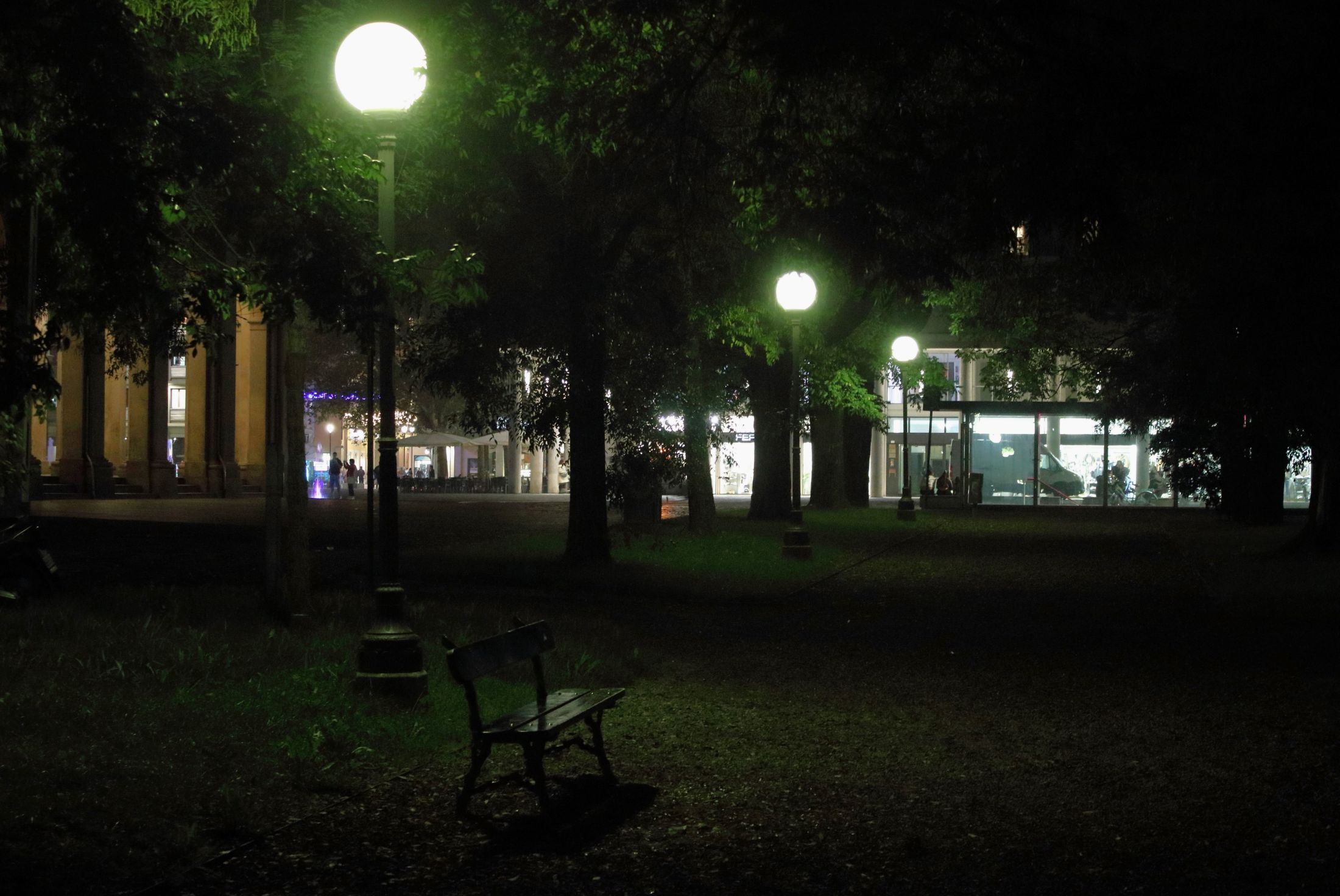 Il lampione e la panchina