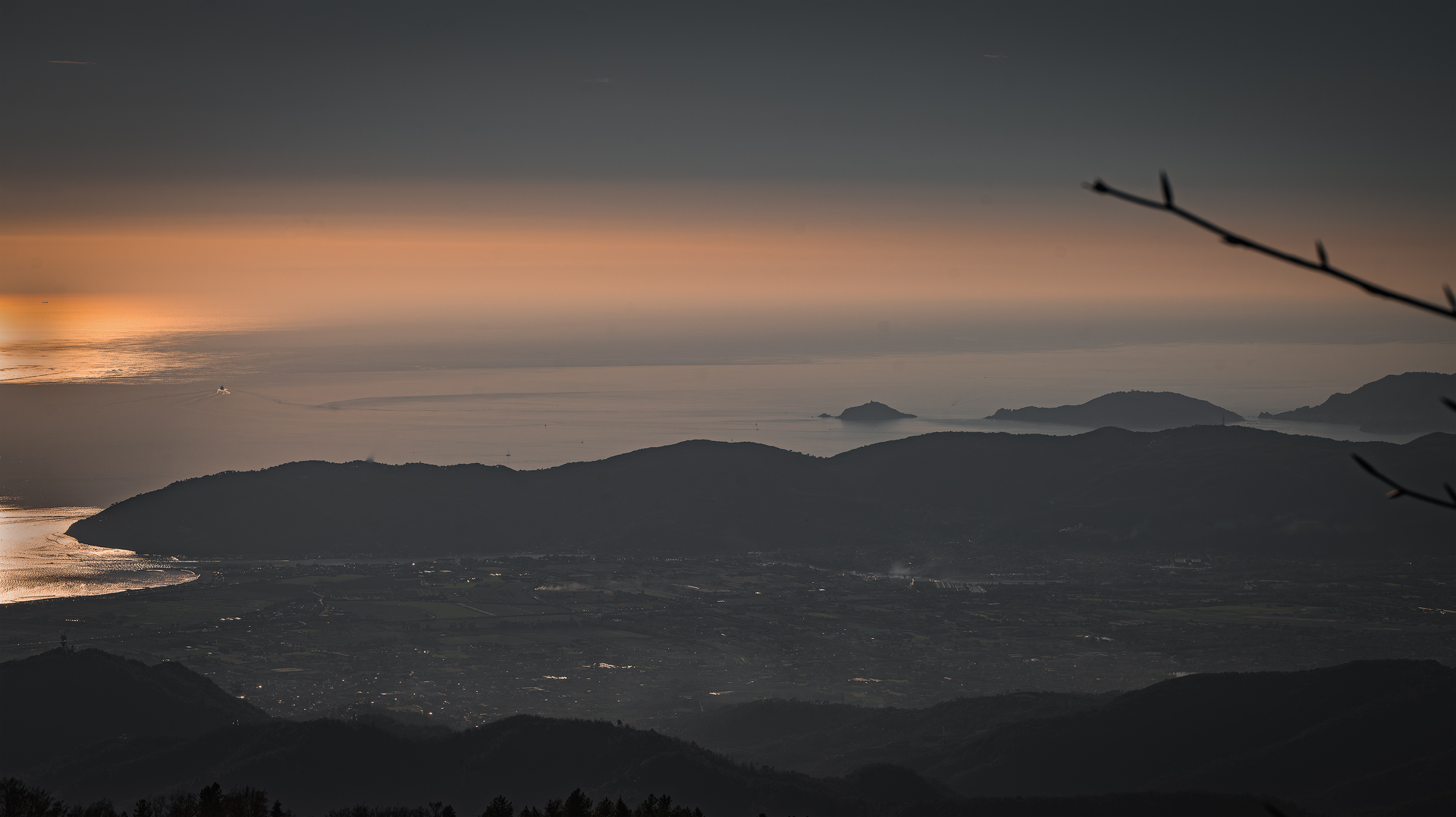Gulf of La Spezia seen from Campocecina (MS)