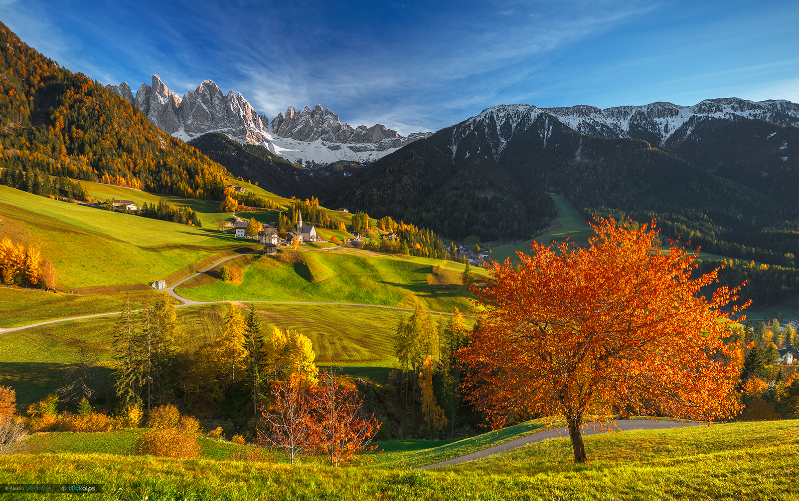 Autumn postcard from the Villnöss Valley