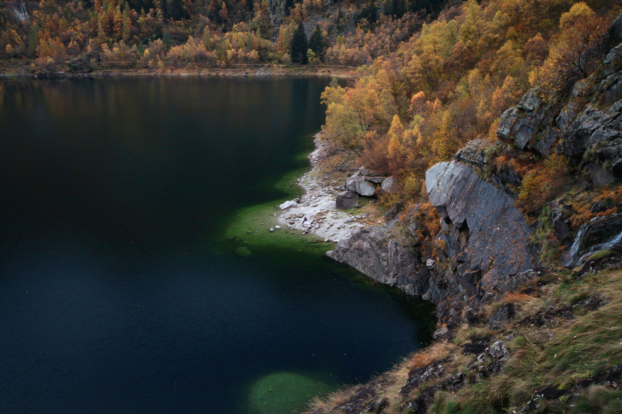 Autunno al lago di Antrona