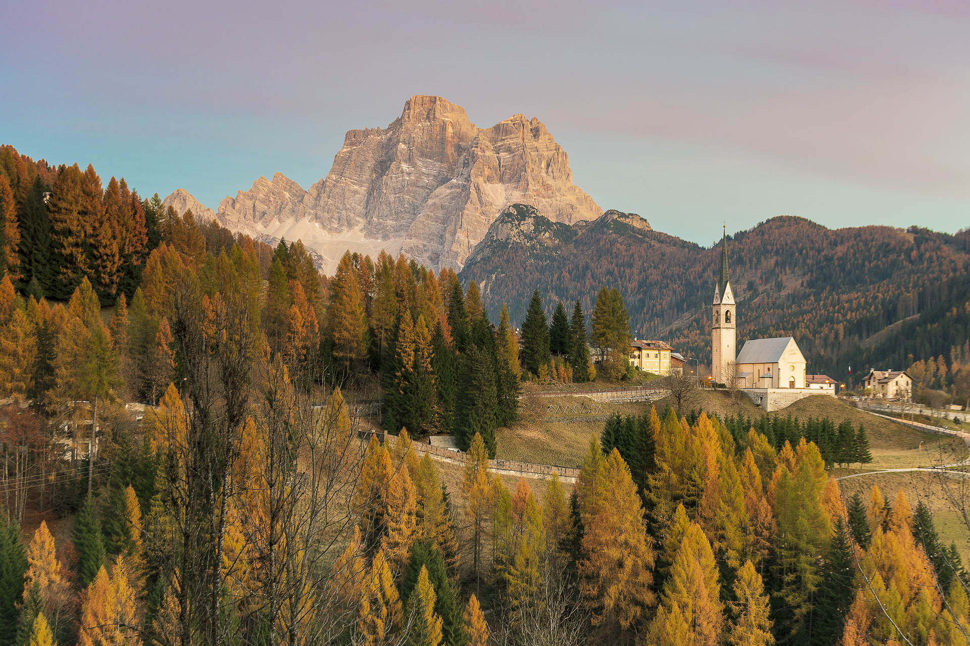 chiesa di s.lorenzo e il pelmo