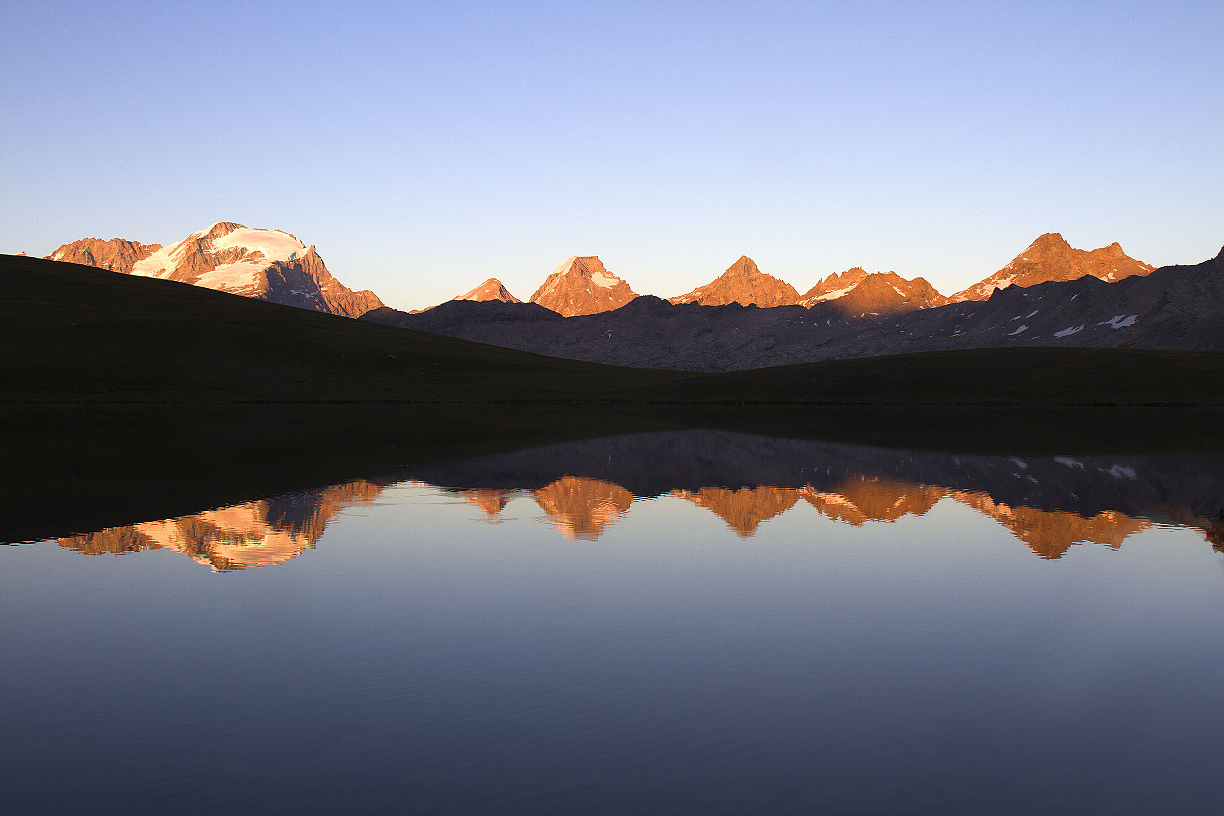 Catena del Gran Paradiso al tramonto da L. Rosset