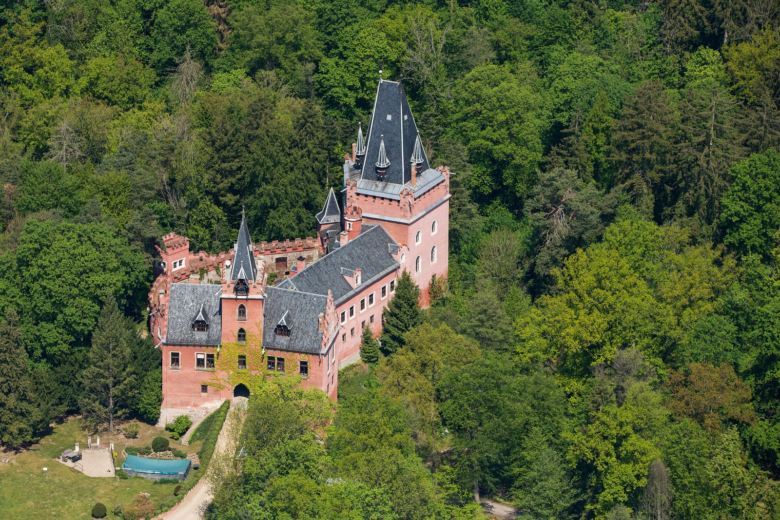 Chateau Červený Hrádek