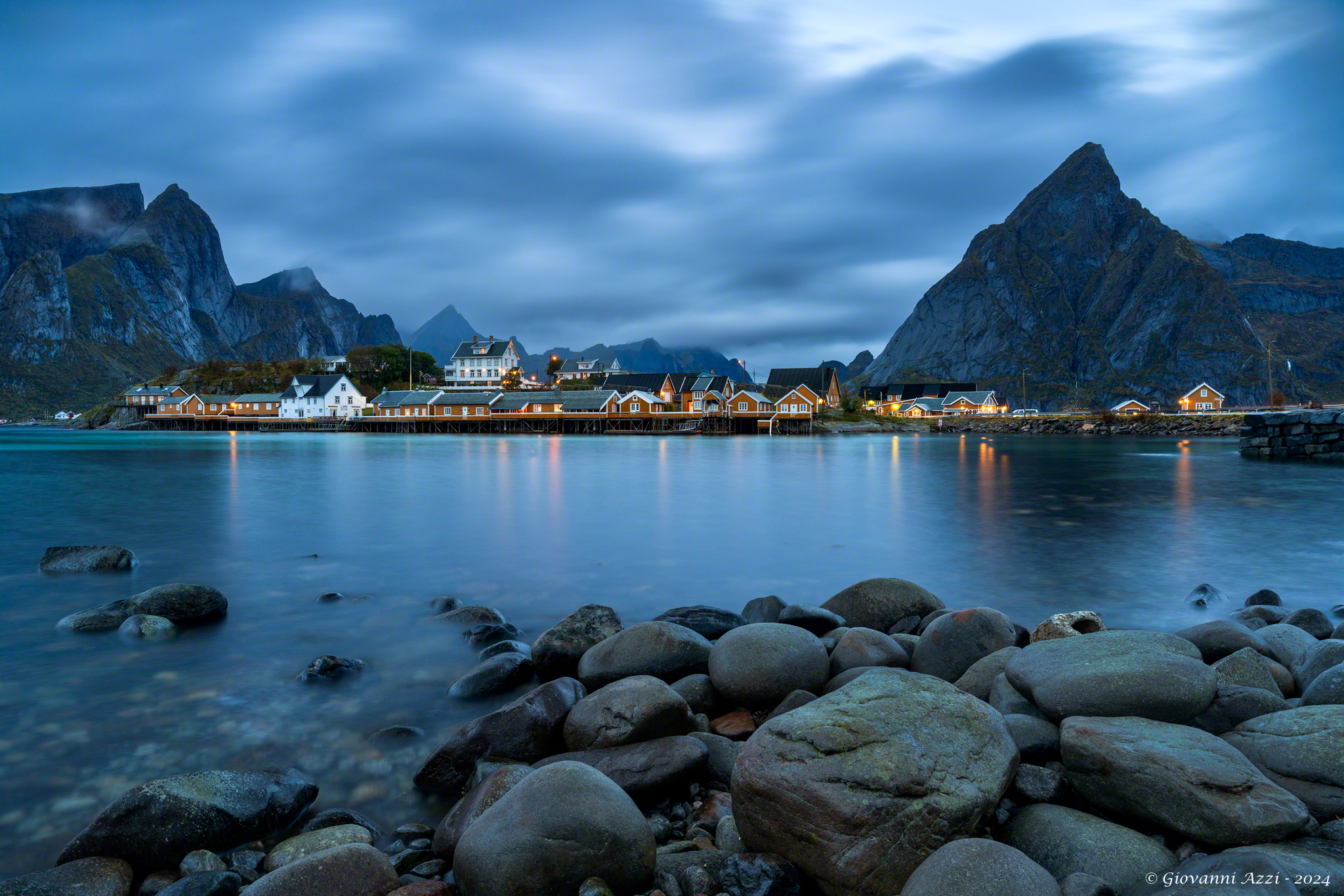 Before sunrise in Sakrisøy