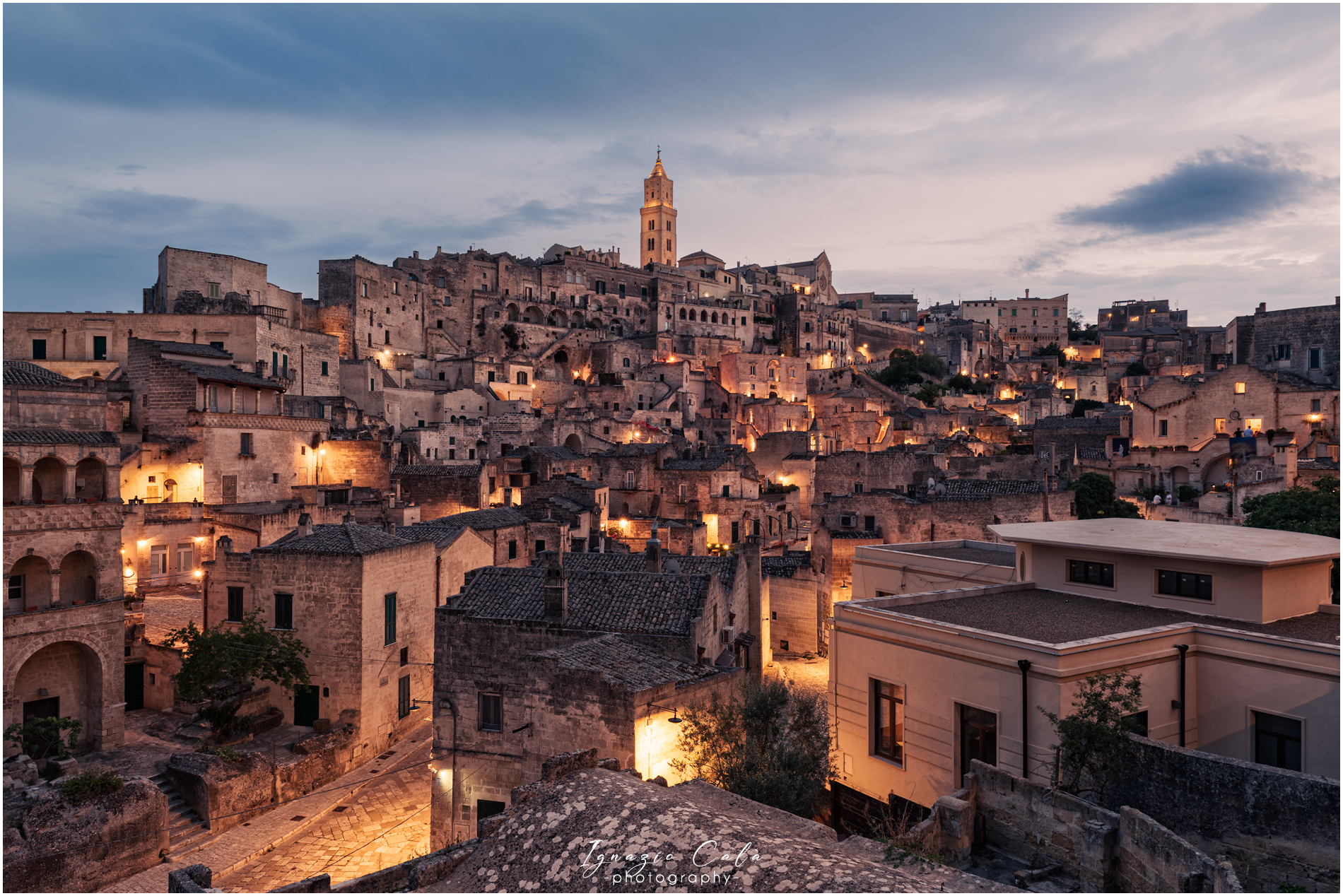 Matera (città dei sassi) durante l'ora blu